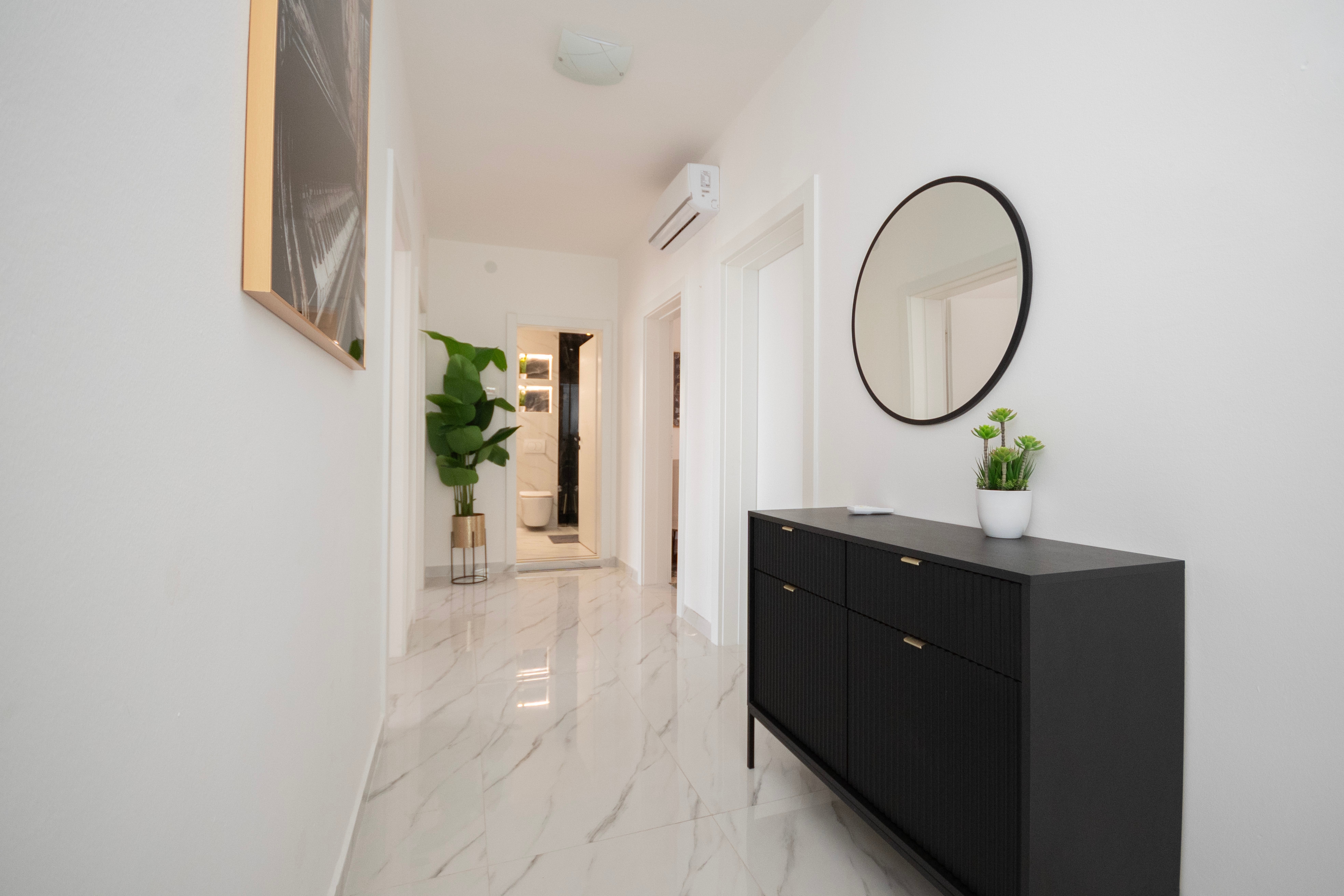 Three bedroom apartment near beach Sumpetar, Omiš  A-a