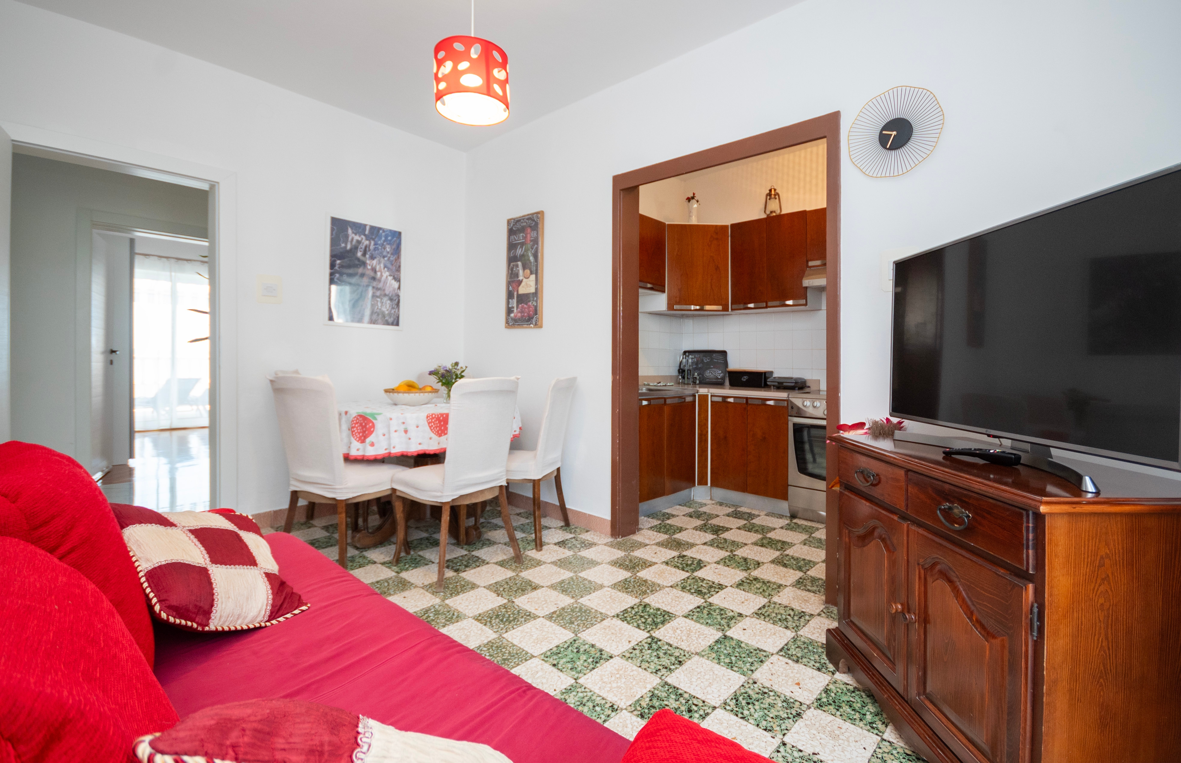 Three bedroom apartment near beach Sumpetar, Omiš (A-18286-a) Three bedroom apartment near beach Sumpetar, Omiš (A-18286-a)