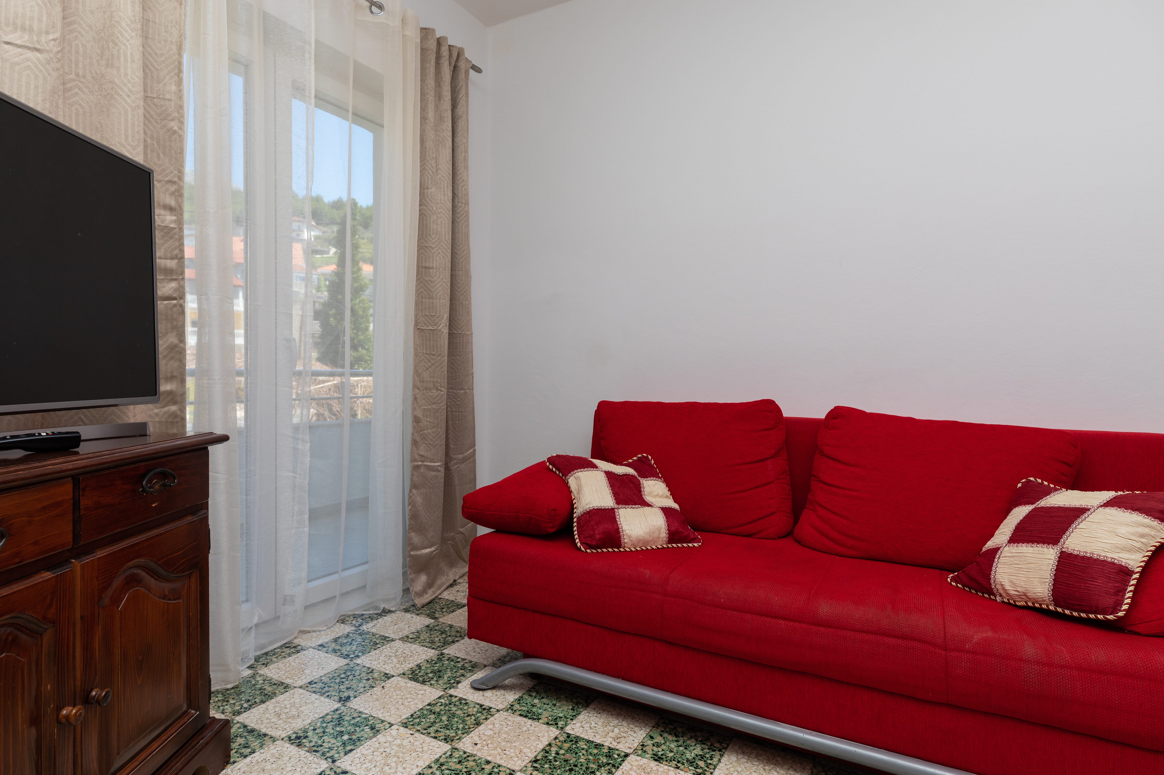 Three bedroom apartment near beach Sumpetar, Omiš  A-a