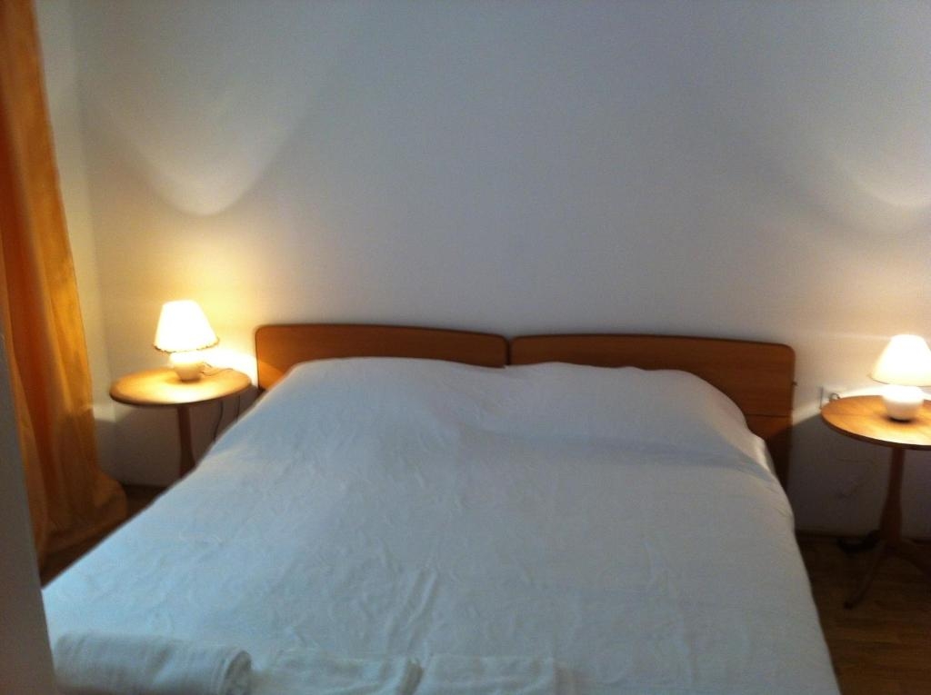 Two bedroom apartment with terrace and sea view Brna, Korčula  A-a