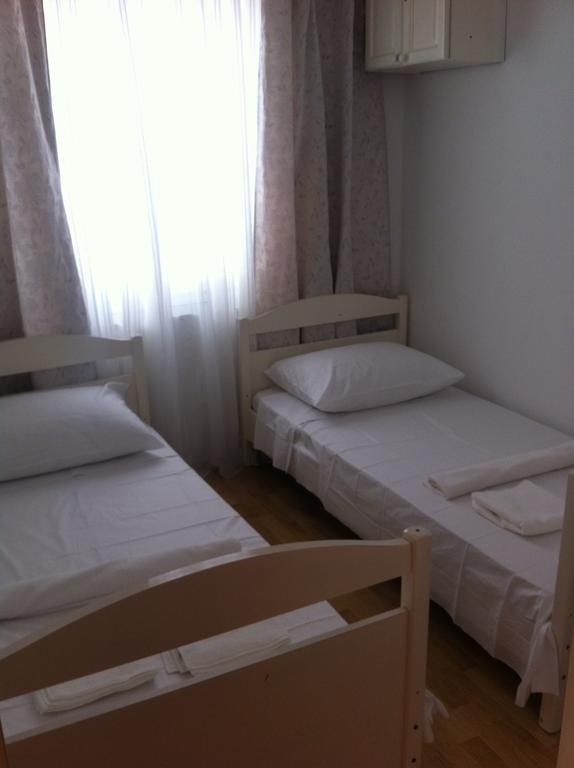 Two bedroom apartment with terrace and sea view Brna, Korčula  A-a