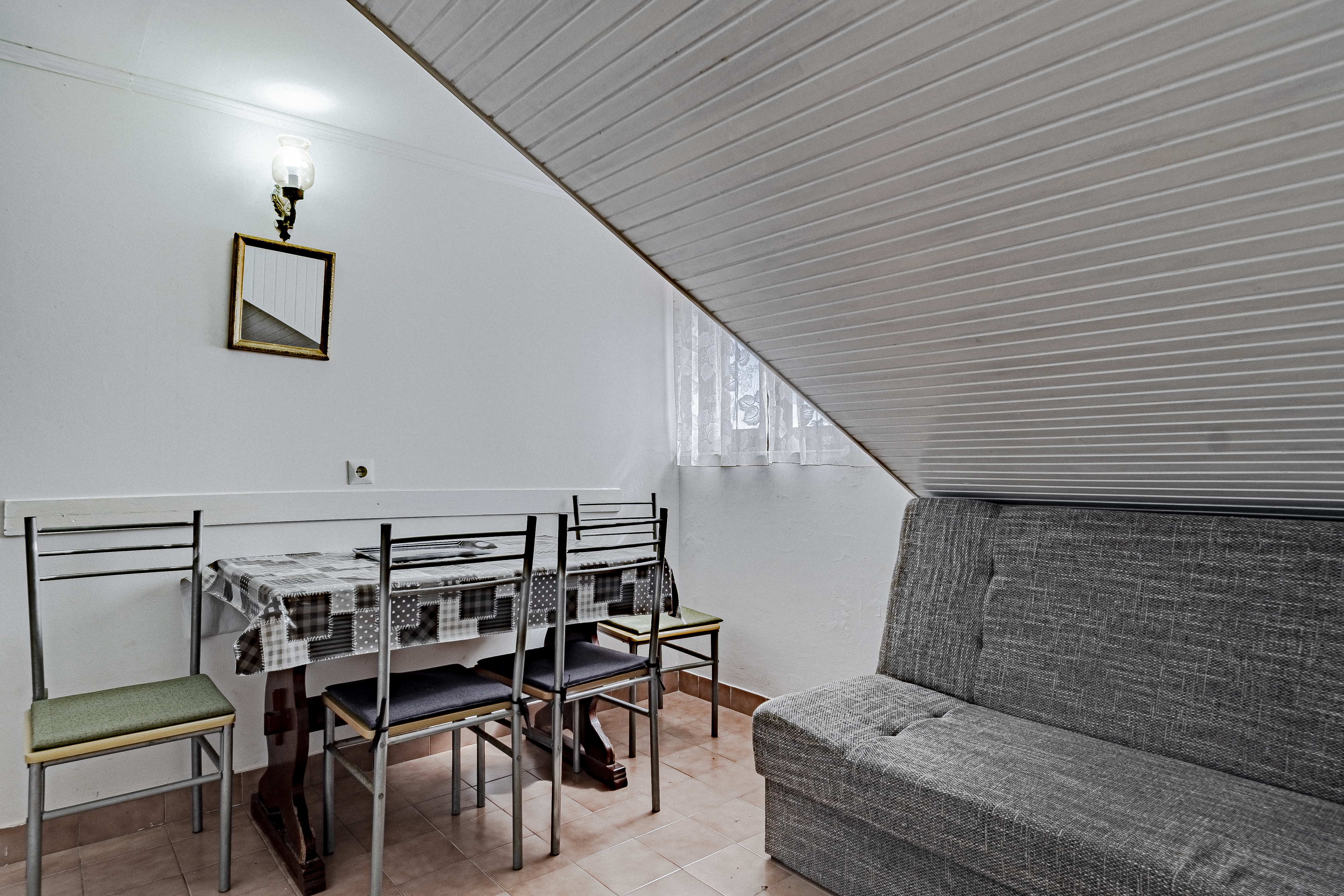 Two bedroom apartment near beach Zavalatica, Korčula  A-a