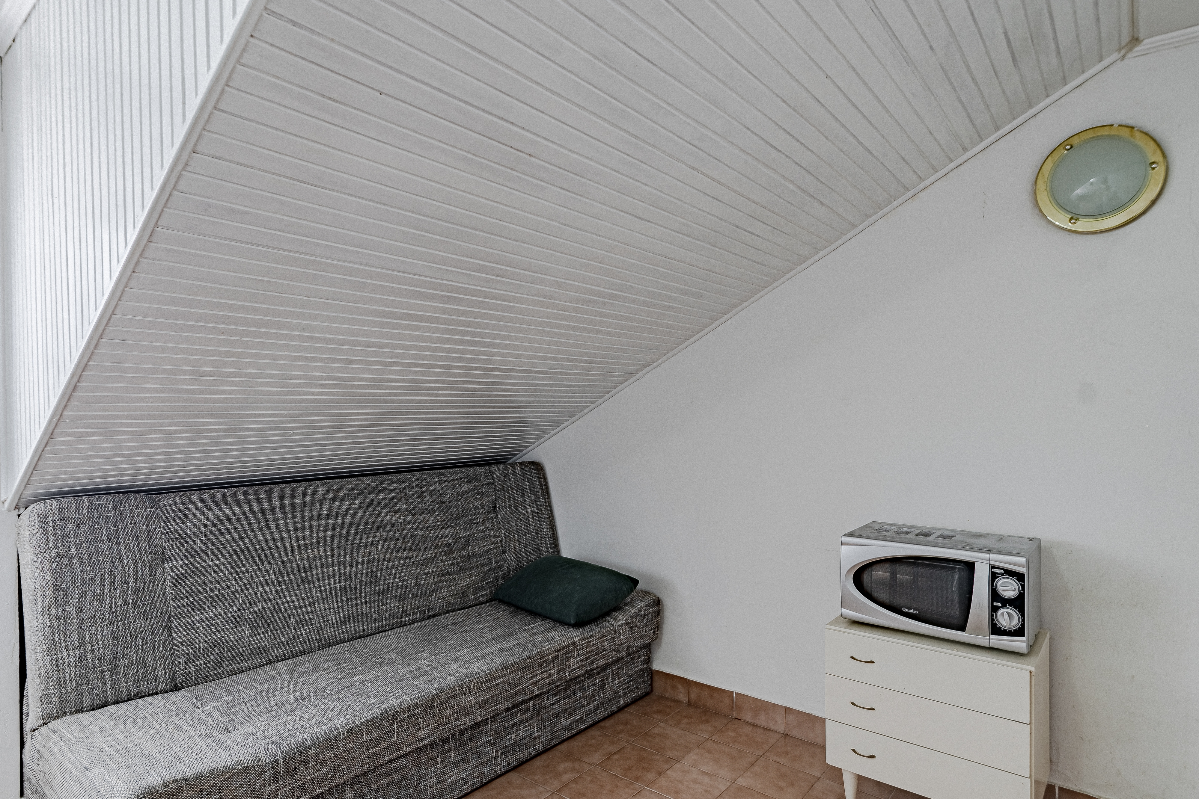 Two bedroom apartment near beach Zavalatica, Korčula  A-a