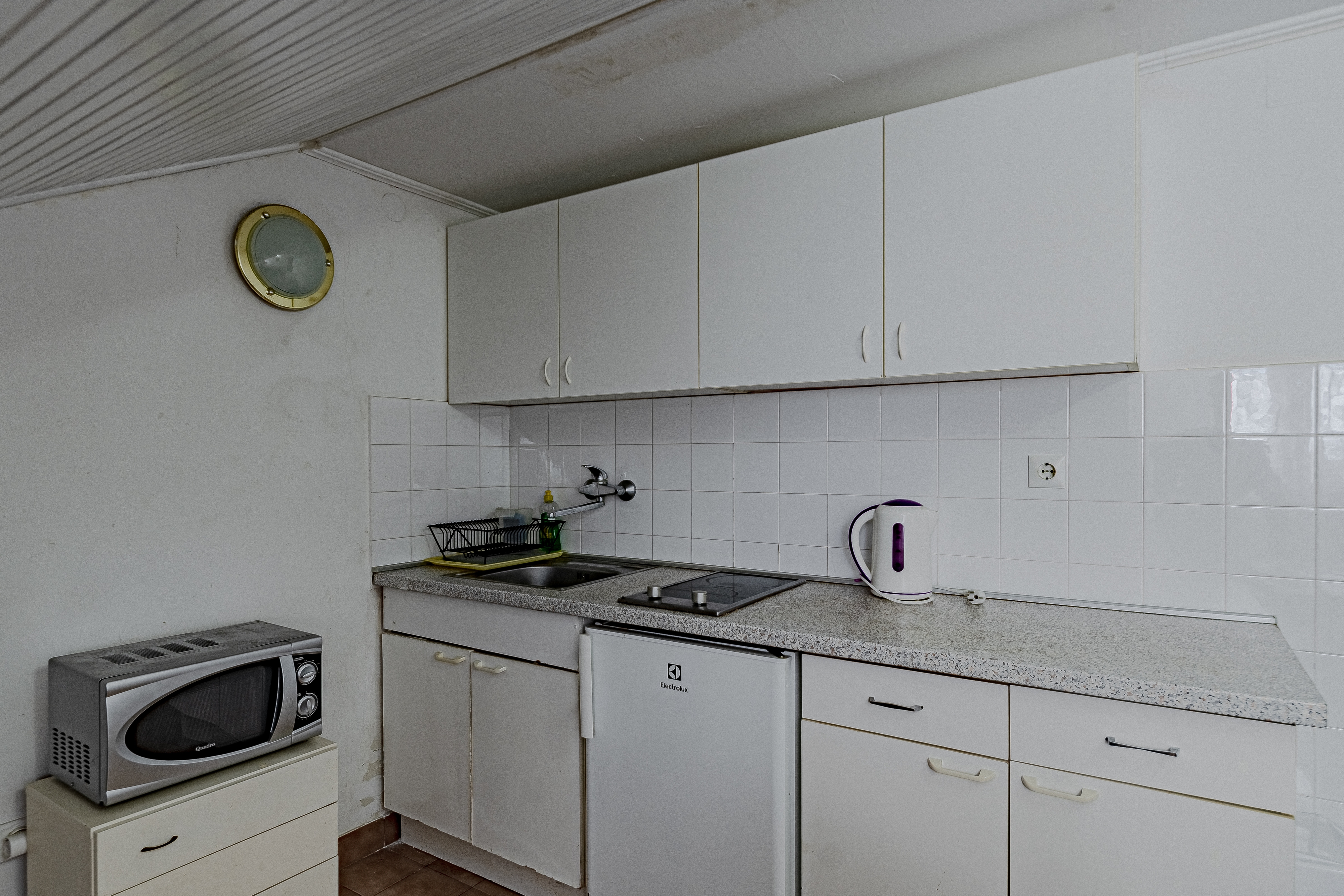 Two bedroom apartment near beach Zavalatica, Korčula  A-a