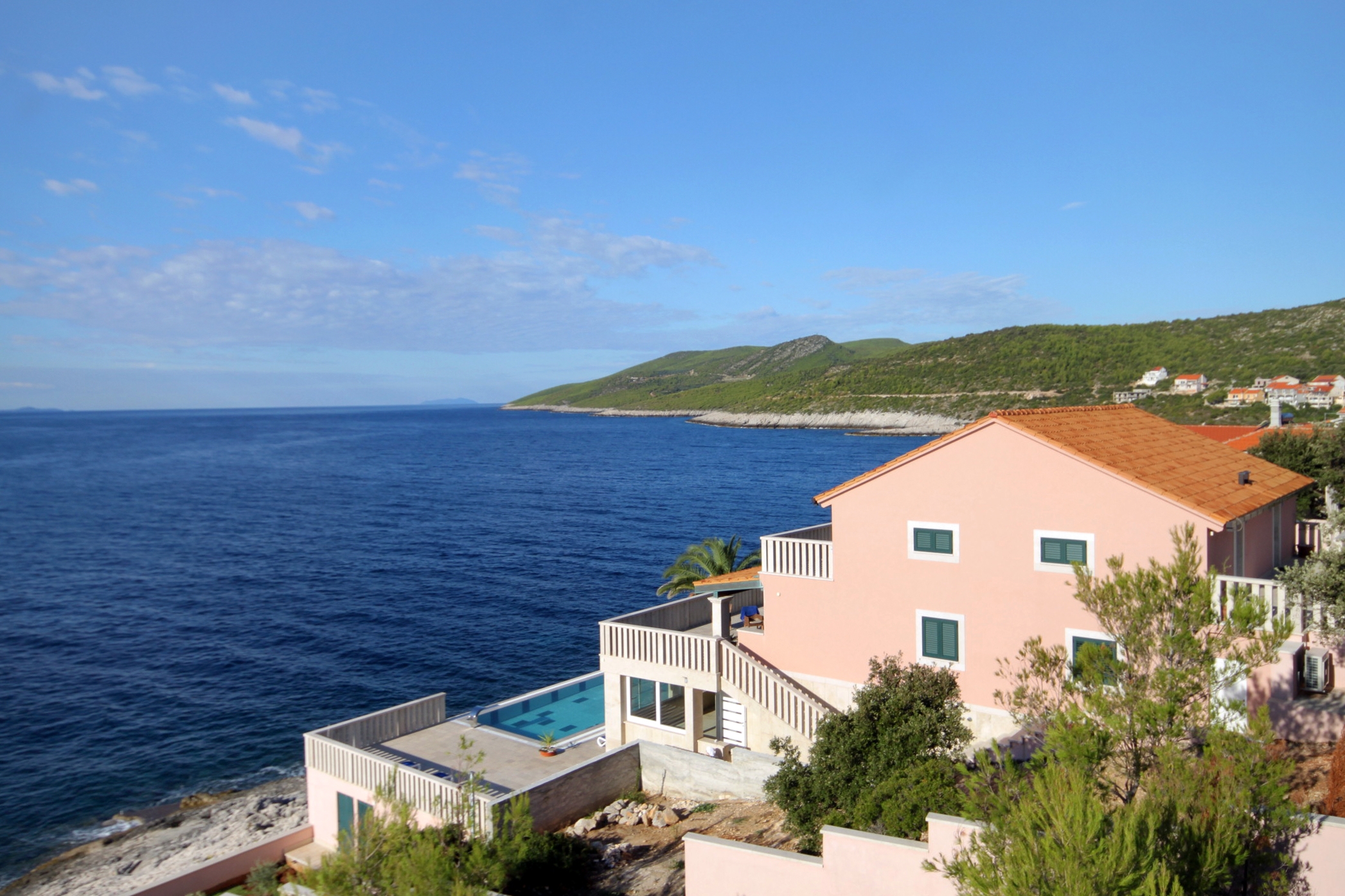 Two bedroom apartment near beach Zavalatica, Korčula  A-b