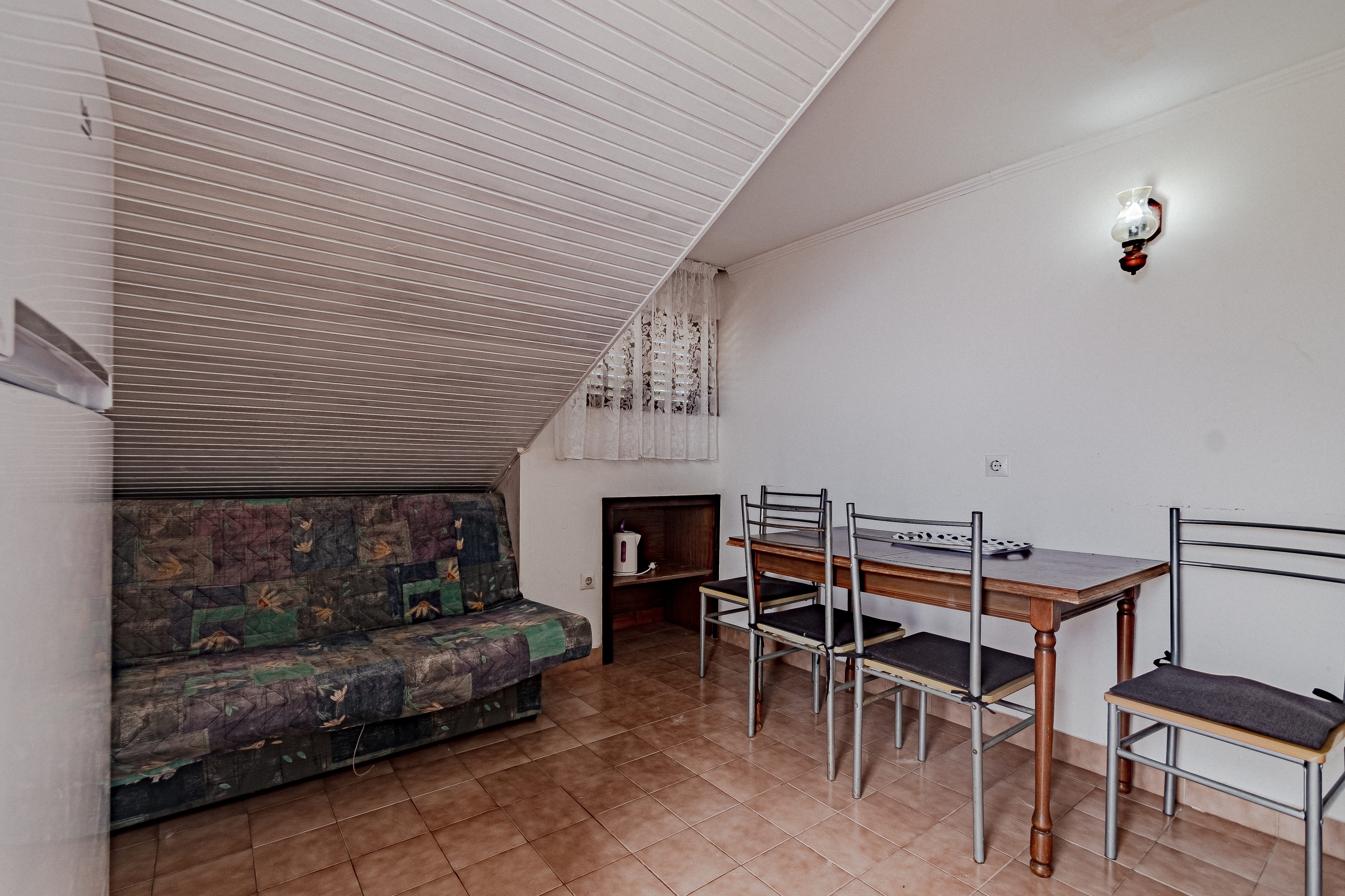 Two bedroom apartment near beach Zavalatica, Korčula  A-b