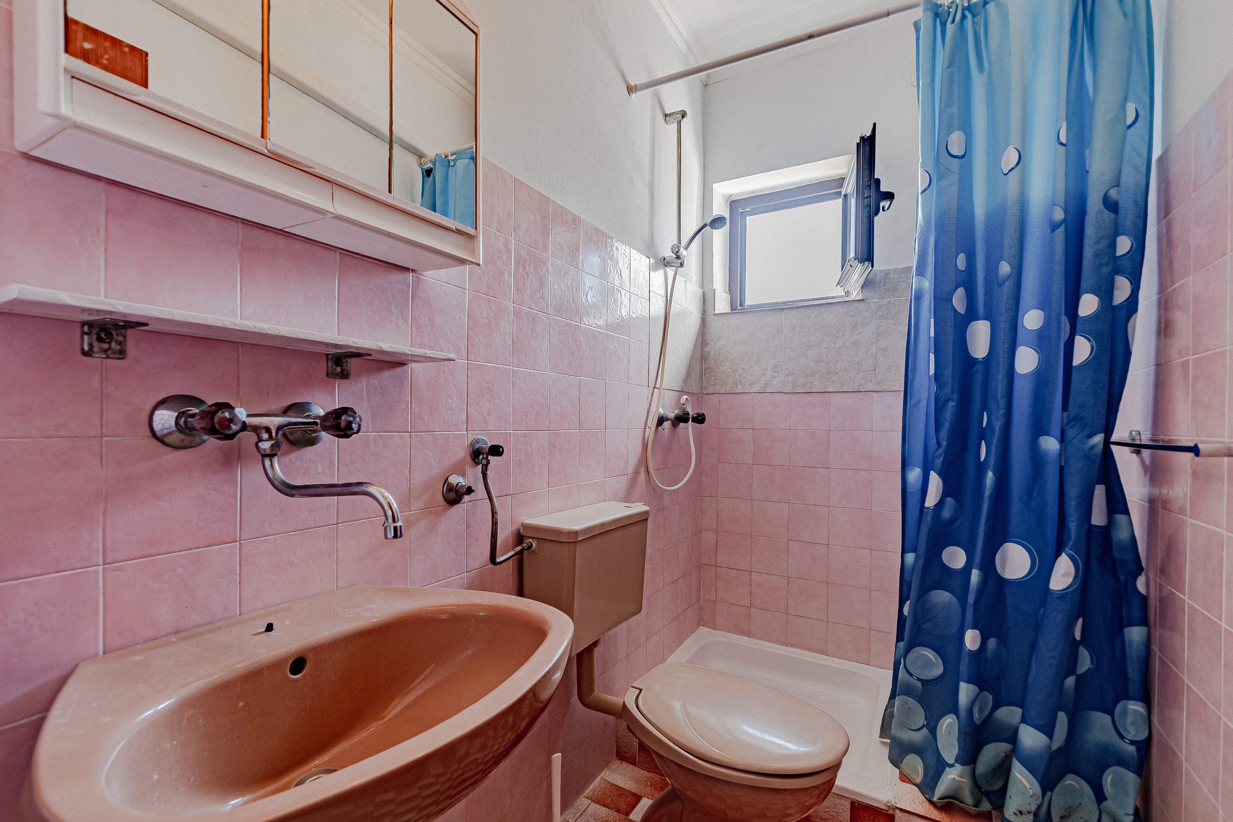 Two bedroom apartment near beach Zavalatica, Korčula  A-c