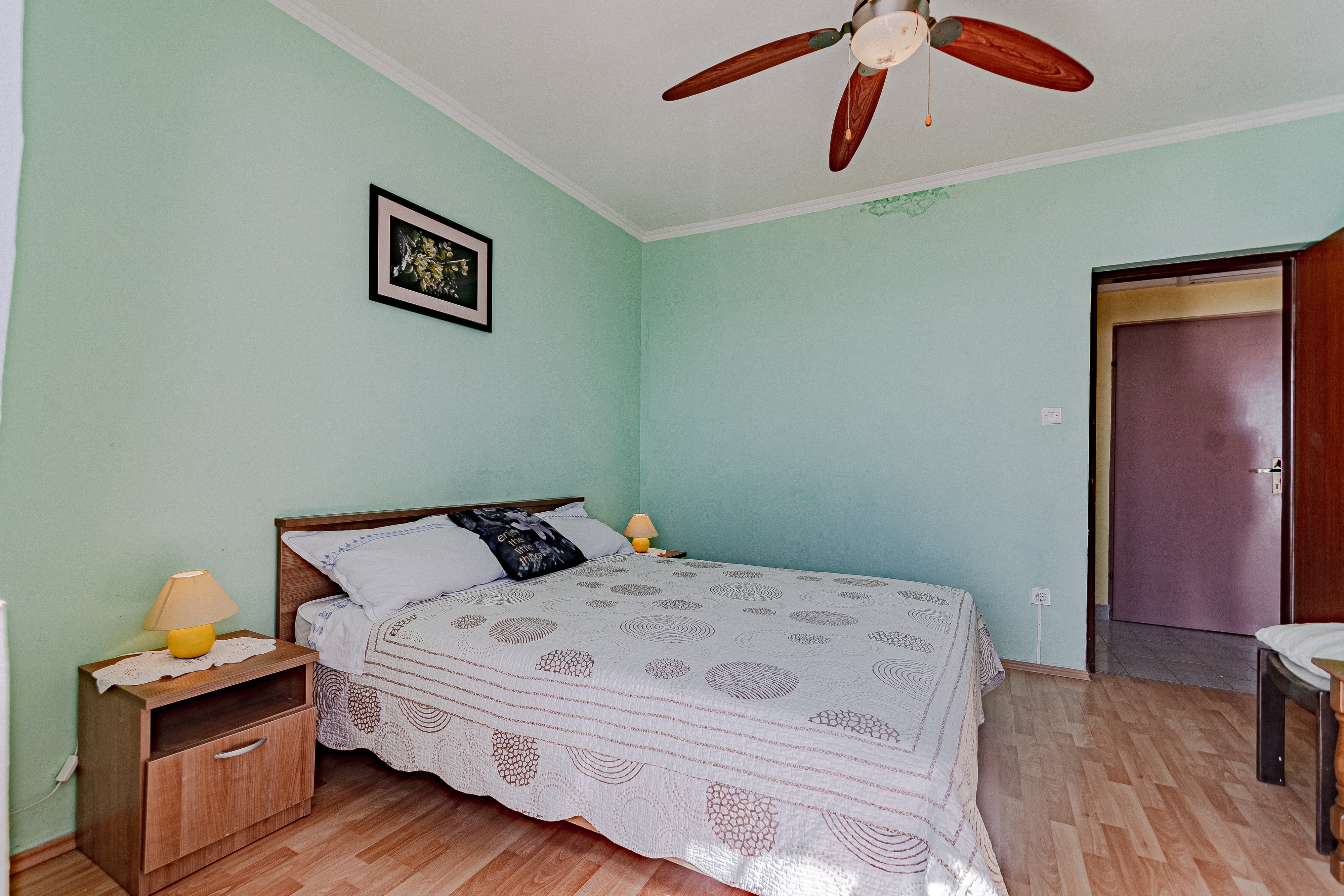 Two bedroom apartment near beach Zavalatica, Korčula  A-c