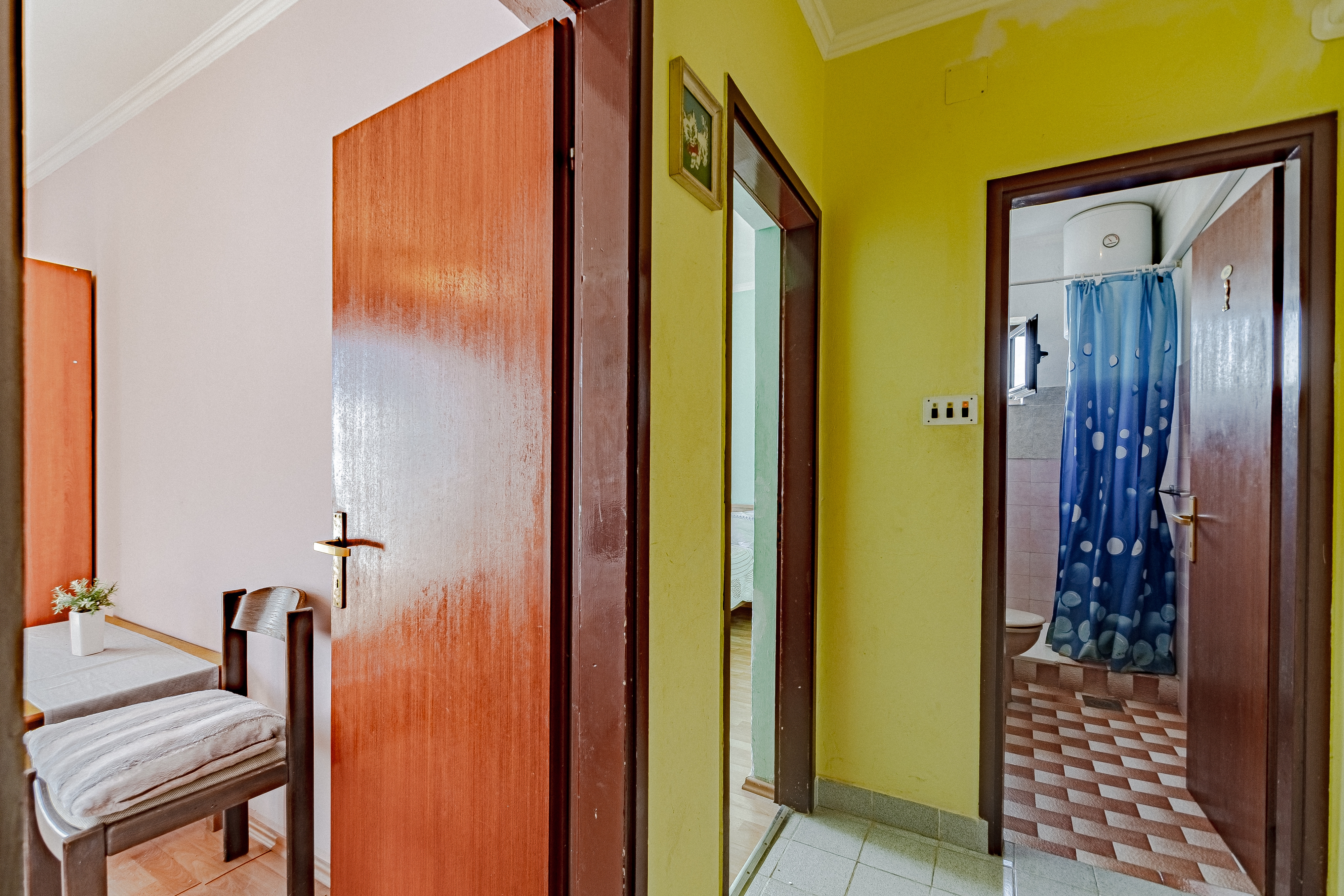 Two bedroom apartment near beach Zavalatica, Korčula  A-c
