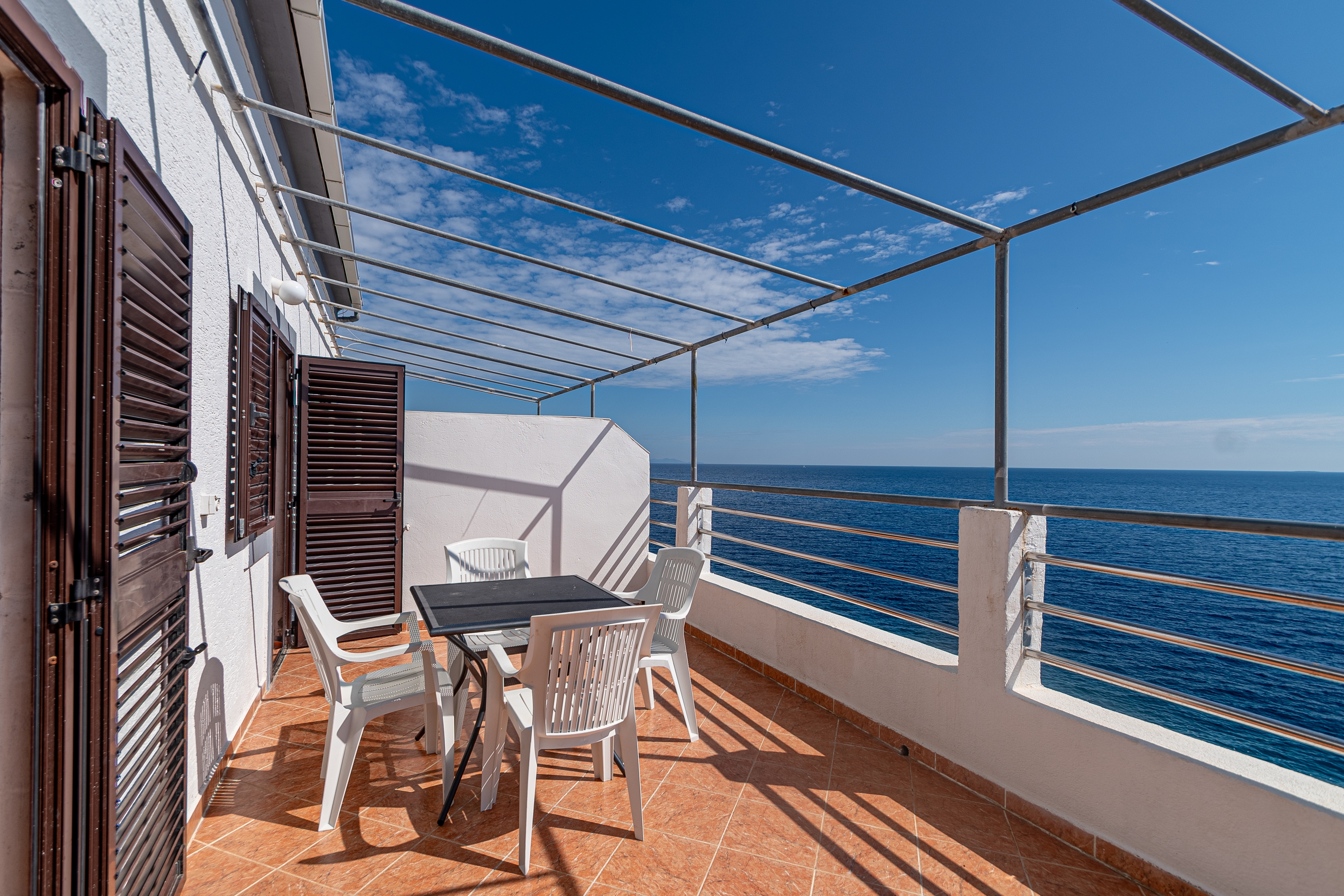 Two bedroom apartment near beach Zavalatica, Korčula  A-c