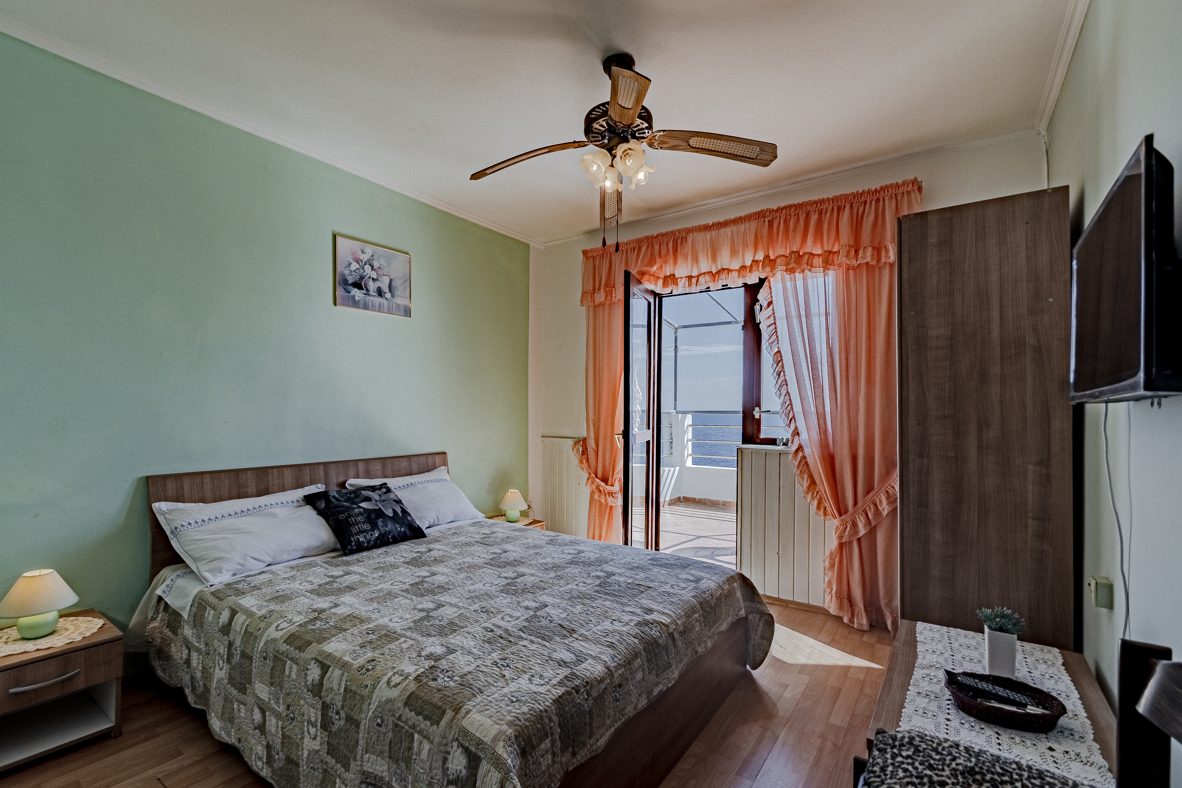 Two bedroom apartment near beach Zavalatica, Korčula  A-d