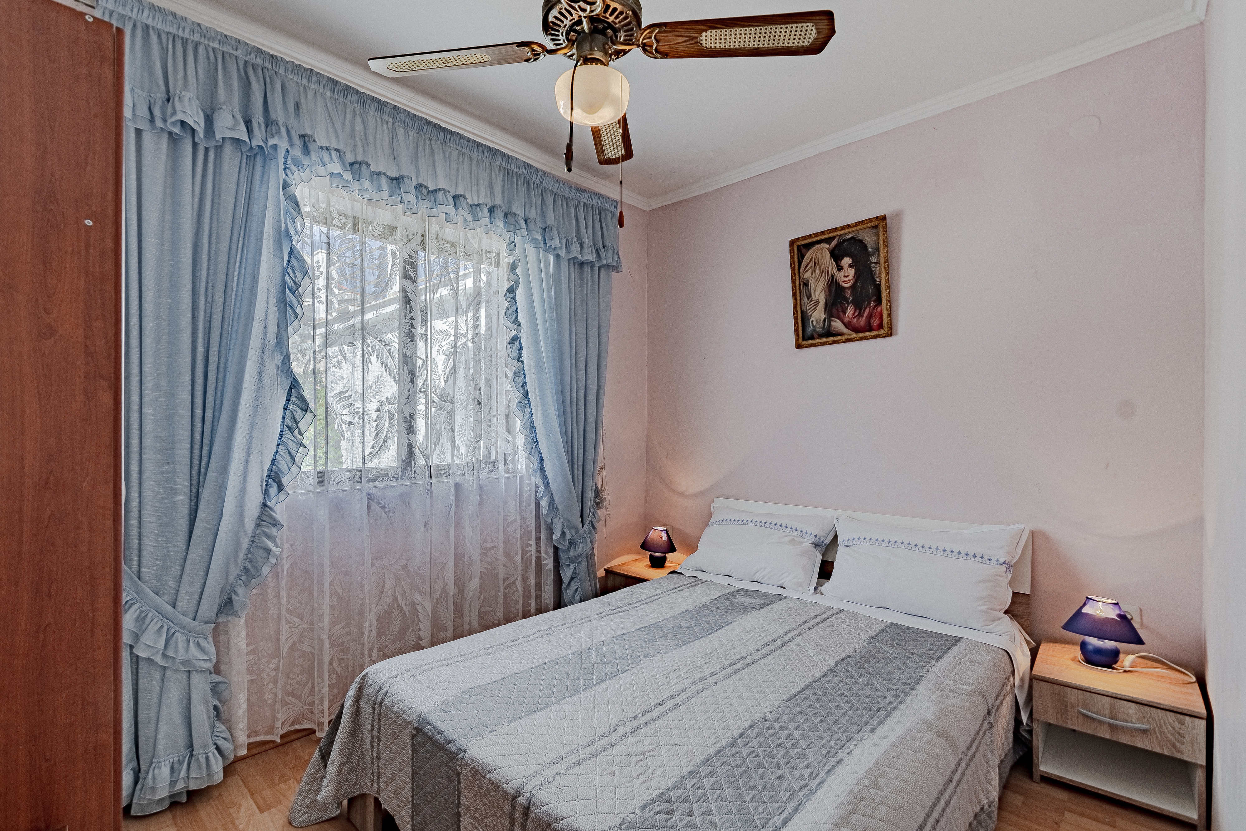 Two bedroom apartment near beach Zavalatica, Korčula  A-d