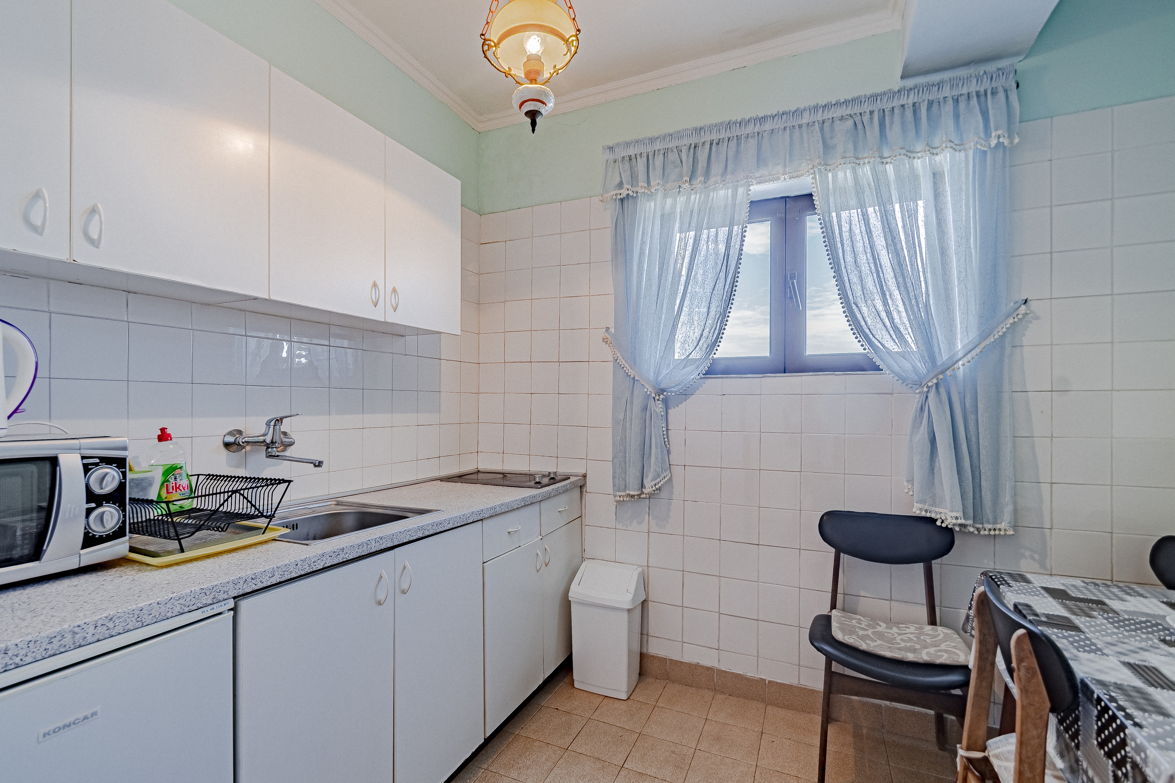 Two bedroom apartment near beach Zavalatica, Korčula  A-d