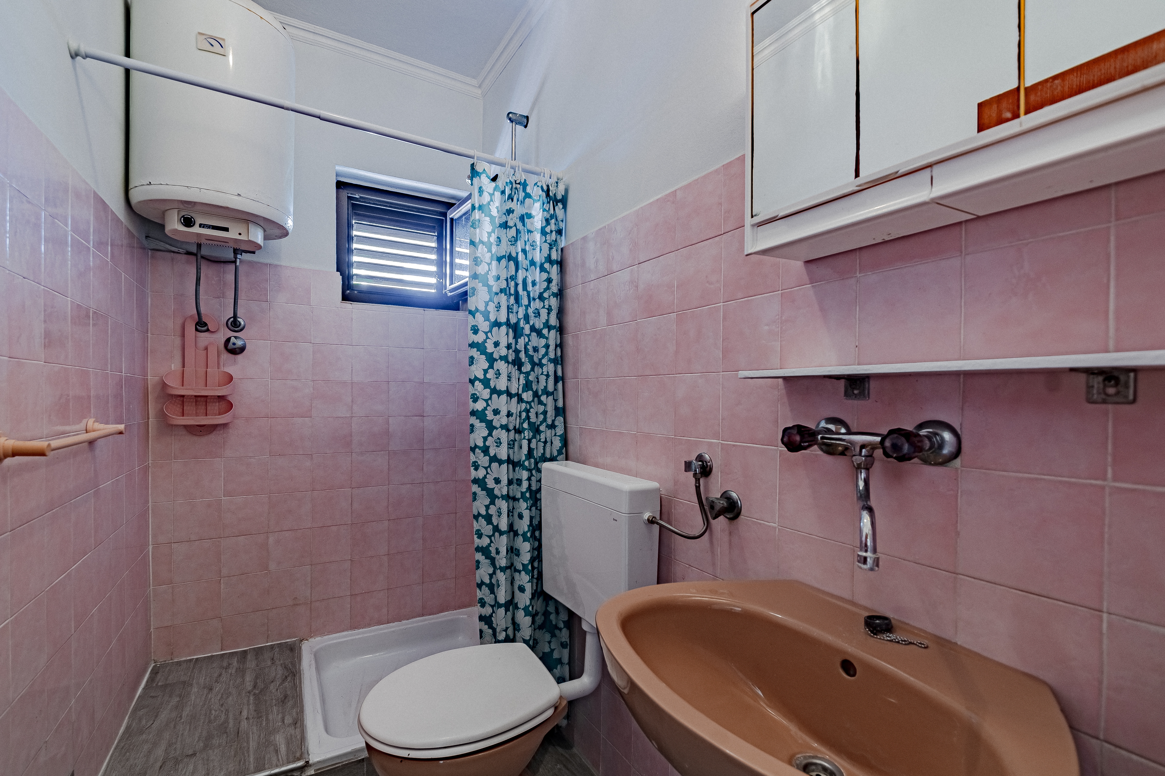 One bedroom apartment near beach Zavalatica, Korčula  A-e