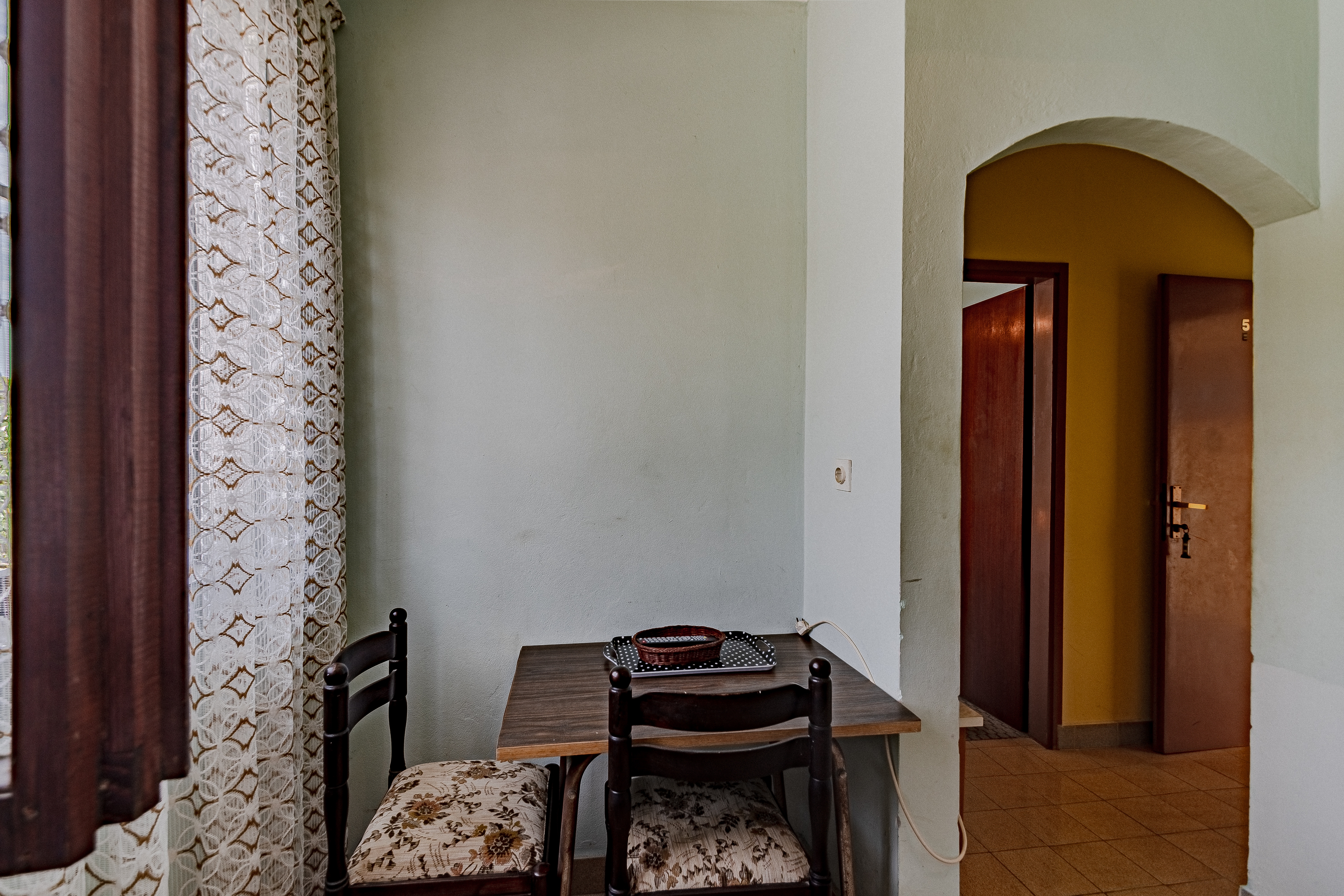 One bedroom apartment near beach Zavalatica, Korčula  A-e