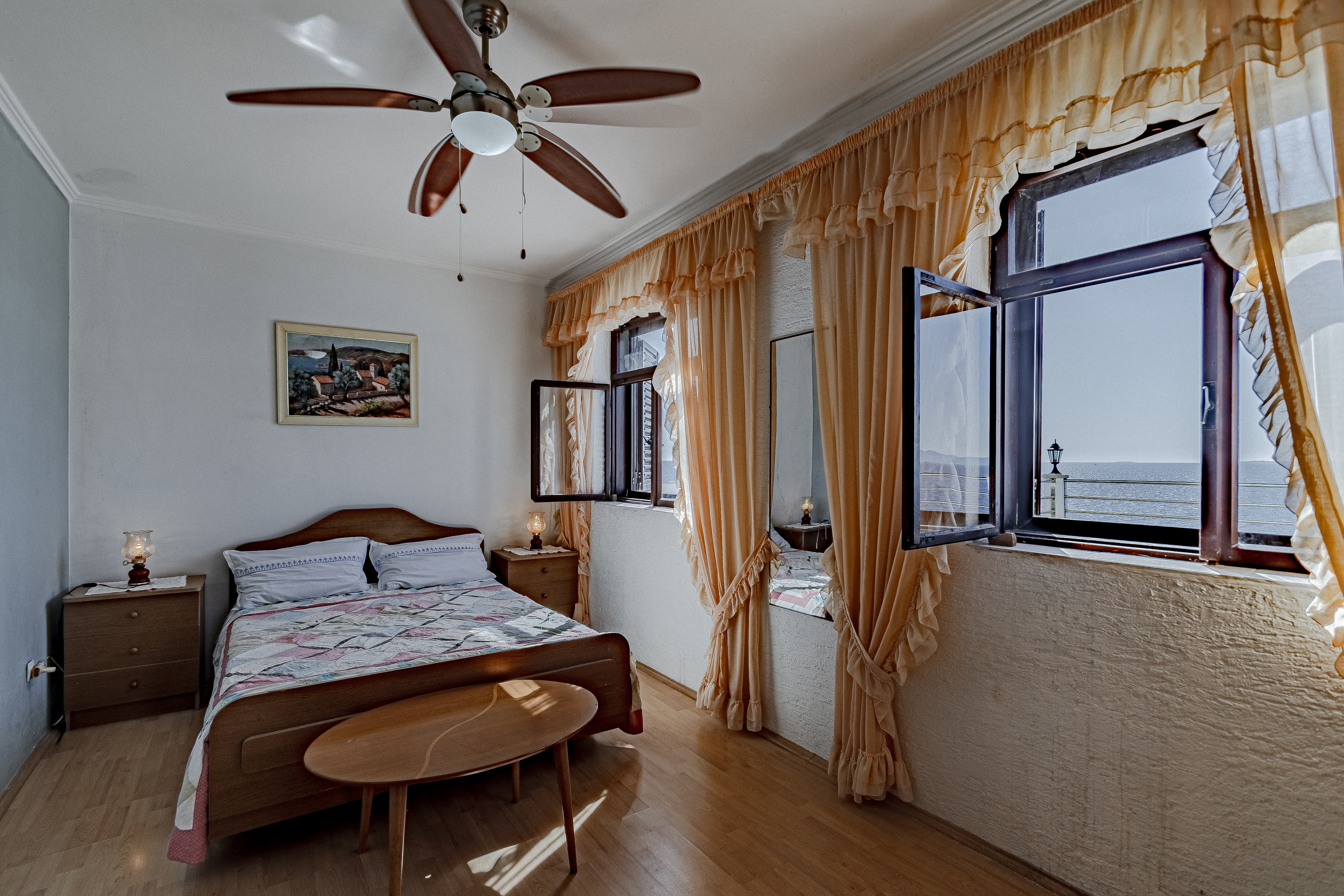 One bedroom apartment near beach Zavalatica, Korčula  A-f