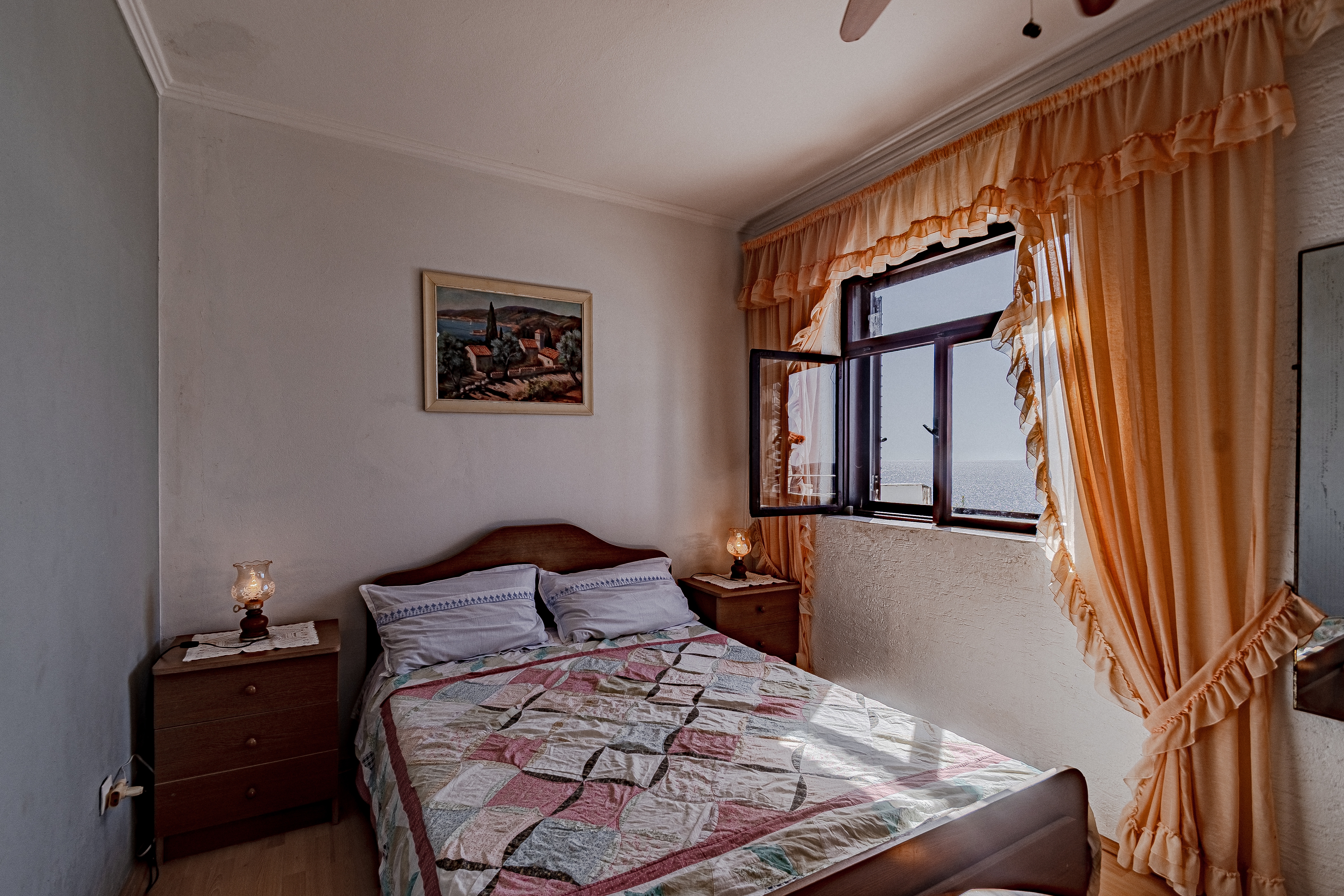 One bedroom apartment near beach Zavalatica, Korčula  A-f