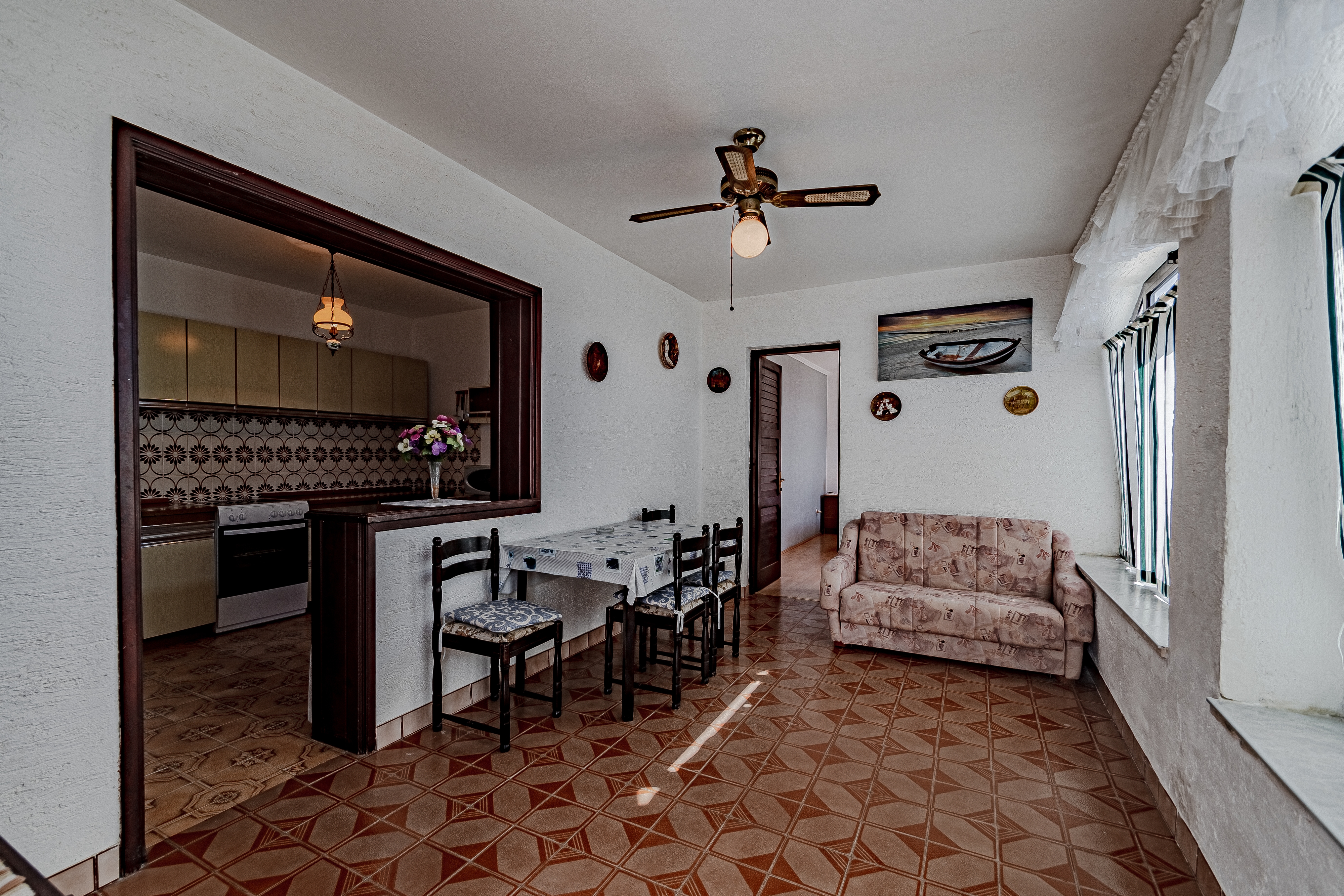One bedroom apartment near beach Zavalatica, Korčula  A-f