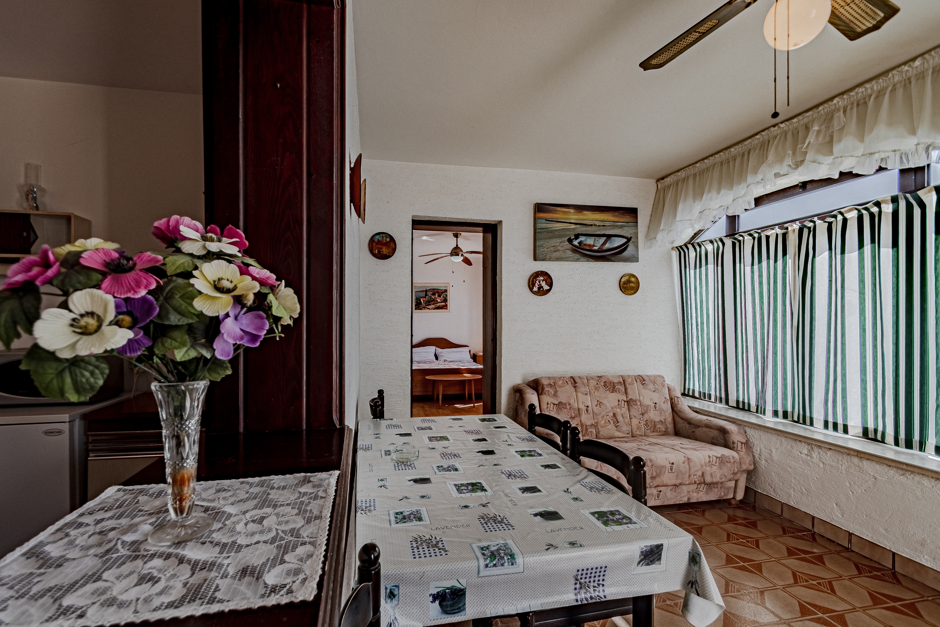 One bedroom apartment near beach Zavalatica, Korčula  A-f