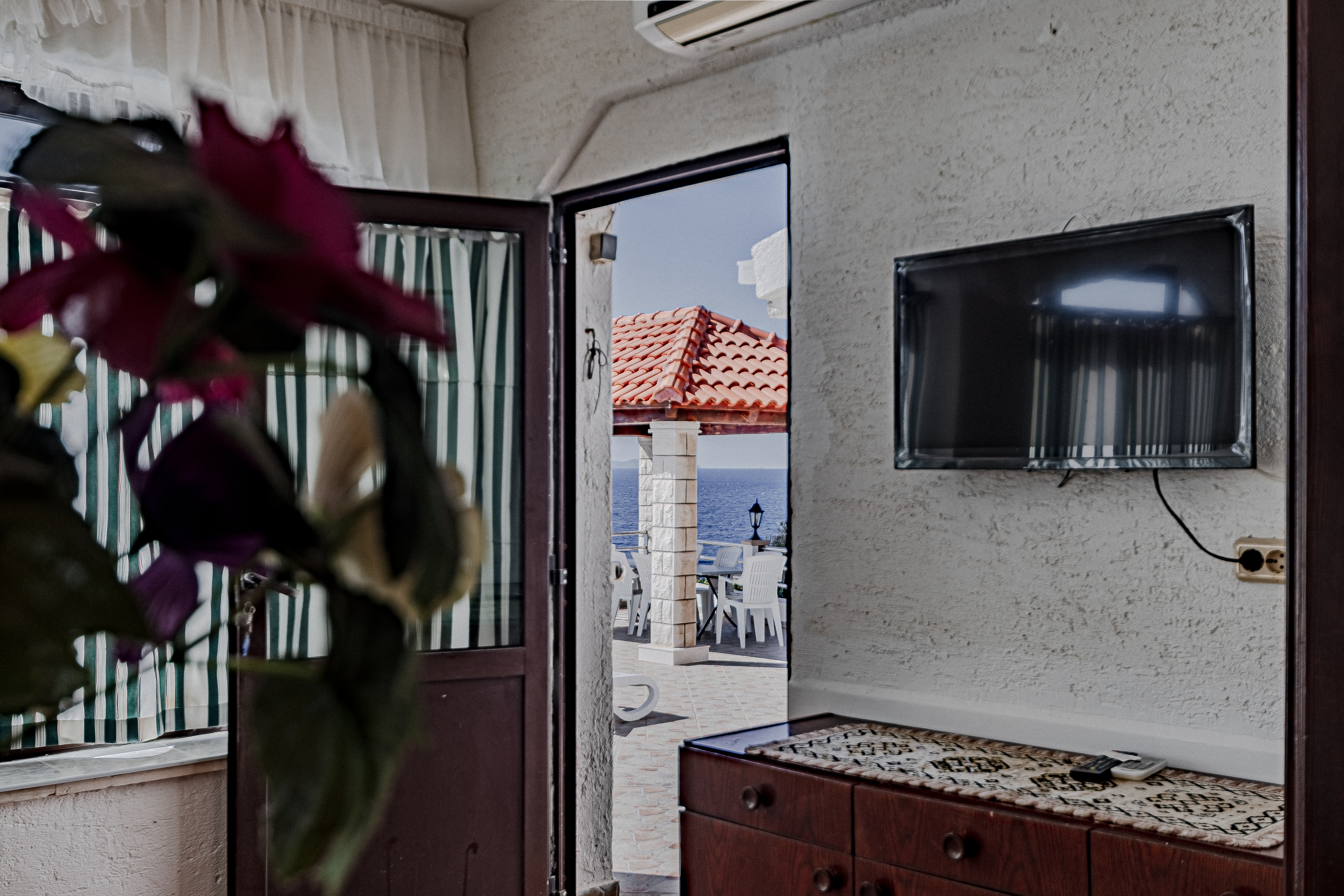 One bedroom apartment near beach Zavalatica, Korčula  A-f
