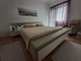 Slaapkamer Supetarska Draga - Donja, Slaapkamer in the room, air condition available, (pet friendly) en WiFi.