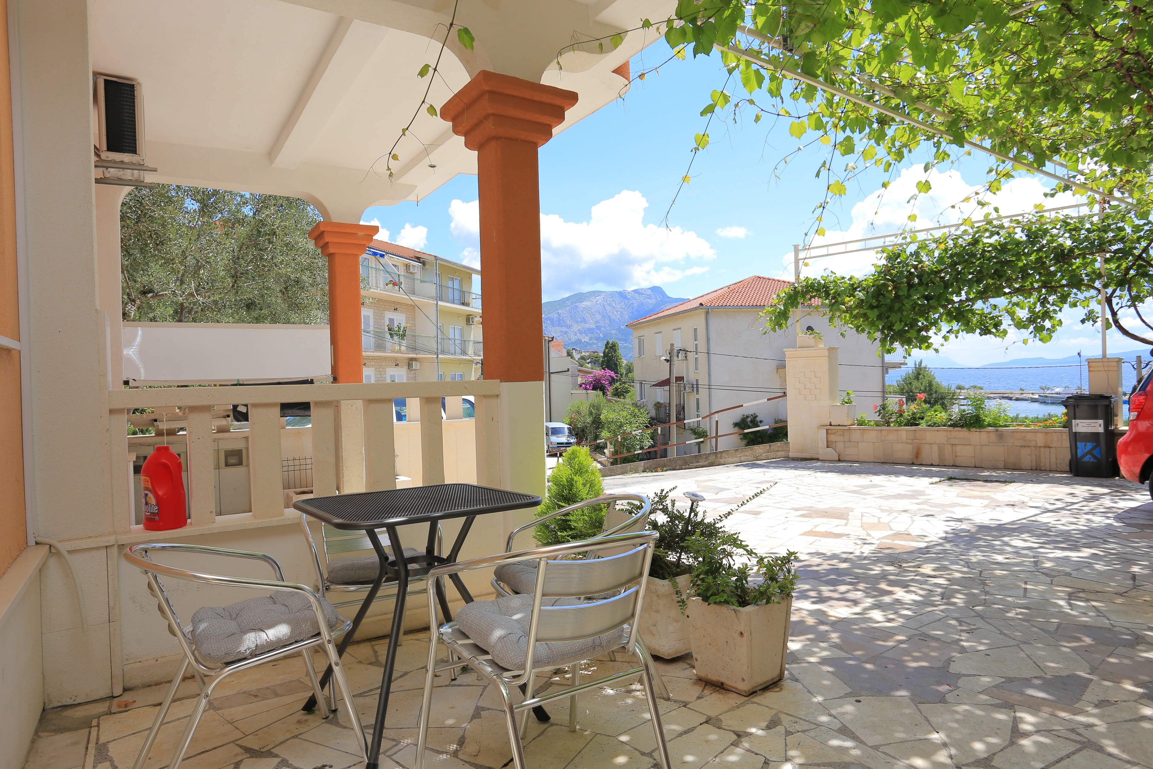 One bedroom apartment with terrace and sea view Duće, Omiš (A-18302-b)