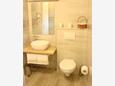 Bathroom 1 Mokalo, Bathroom 1 in the house, (pet friendly) and WiFi.