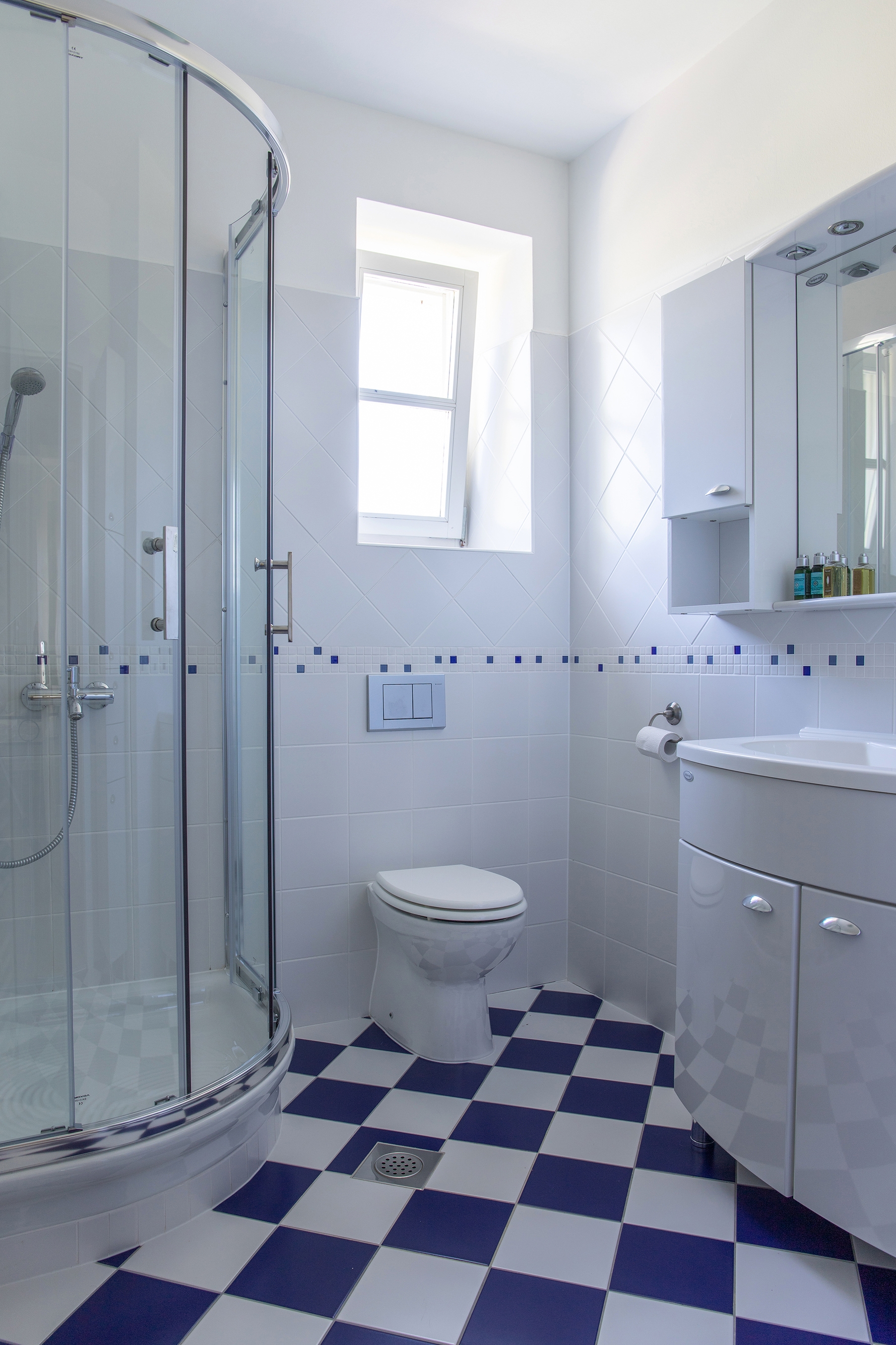 Four bedroom house with terrace and sea view Lun, Pag  K