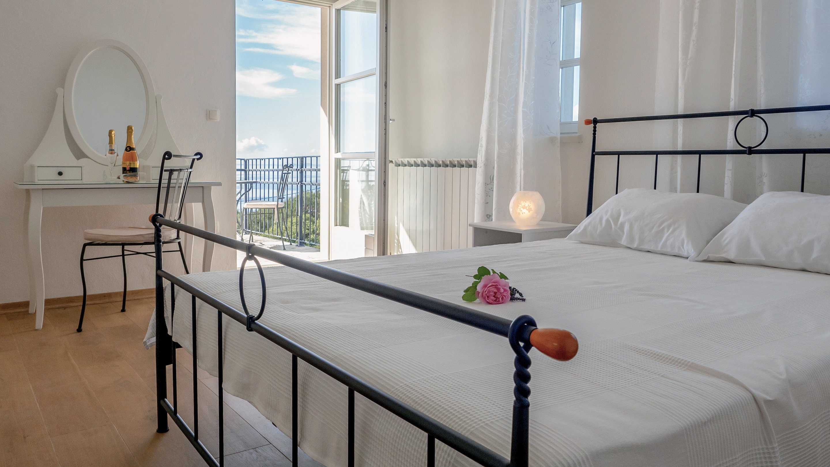 Four bedroom house with terrace and sea view Lun, Pag  K