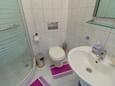 Mali Lošinj, Baño in the studio-apartment, (pet friendly) y WiFi.