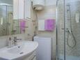 Salle de bain Mali Lošinj, Salle de bain dans l’hébergement en type studio-apartment, animaux acceptés et WiFi.