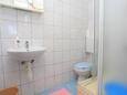 Bathroom 1 Marušići, Bathroom 1 in the apartment, (pet friendly) and WiFi.