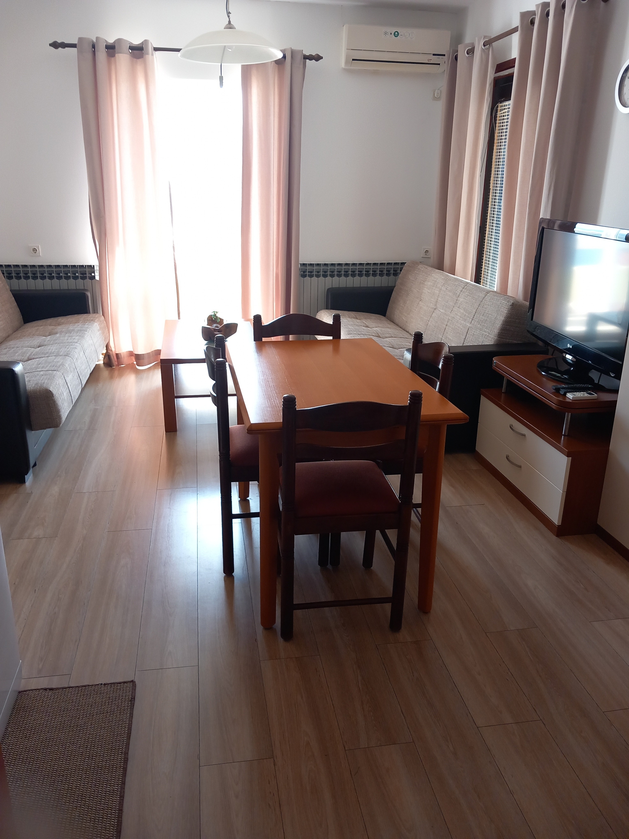 One bedroom apartment with balcony and sea view Pag (A-18325-c) One bedroom apartment with balcony and sea view Pag (A-18325-c)