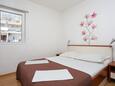 Bedroom 1 Makarska, Bedroom 1 in the apartment, WiFi.