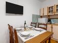 Dining room Fažana, Dining room in the apartment, (pet friendly) and WiFi.
