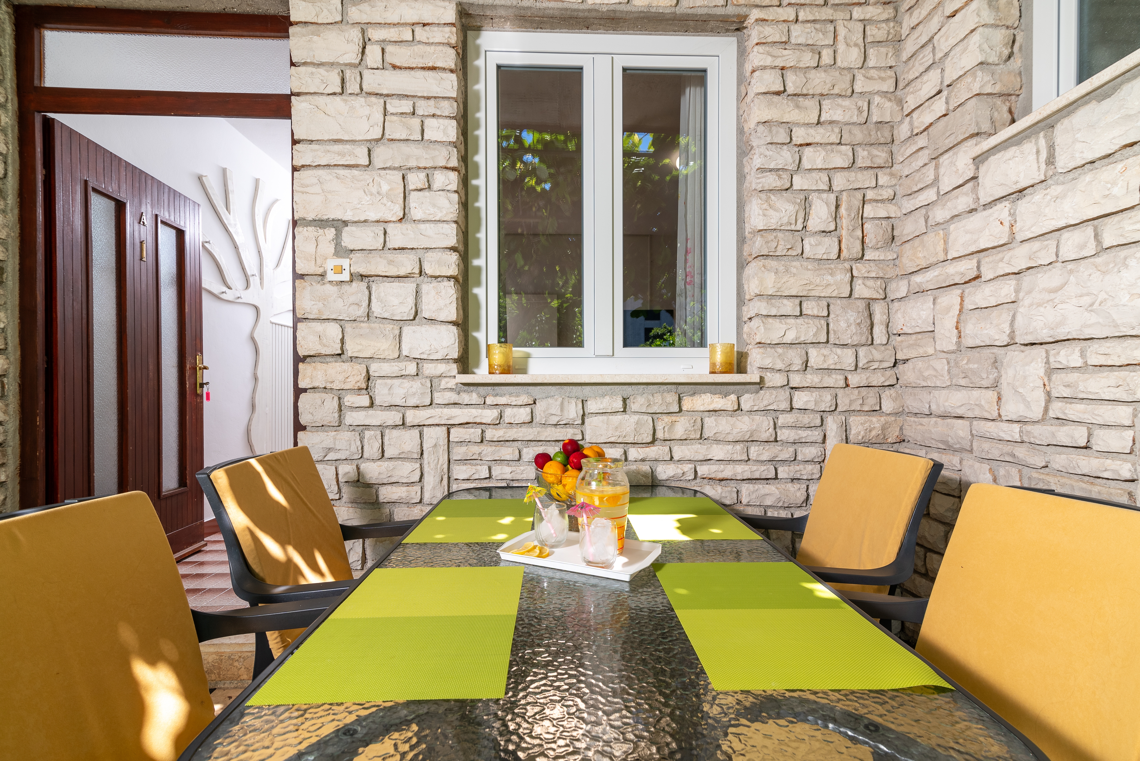 Two bedroom apartment with terrace Fažana  A-a