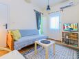 Zadar, Sala de estar in the apartment, air condition available y WiFi.