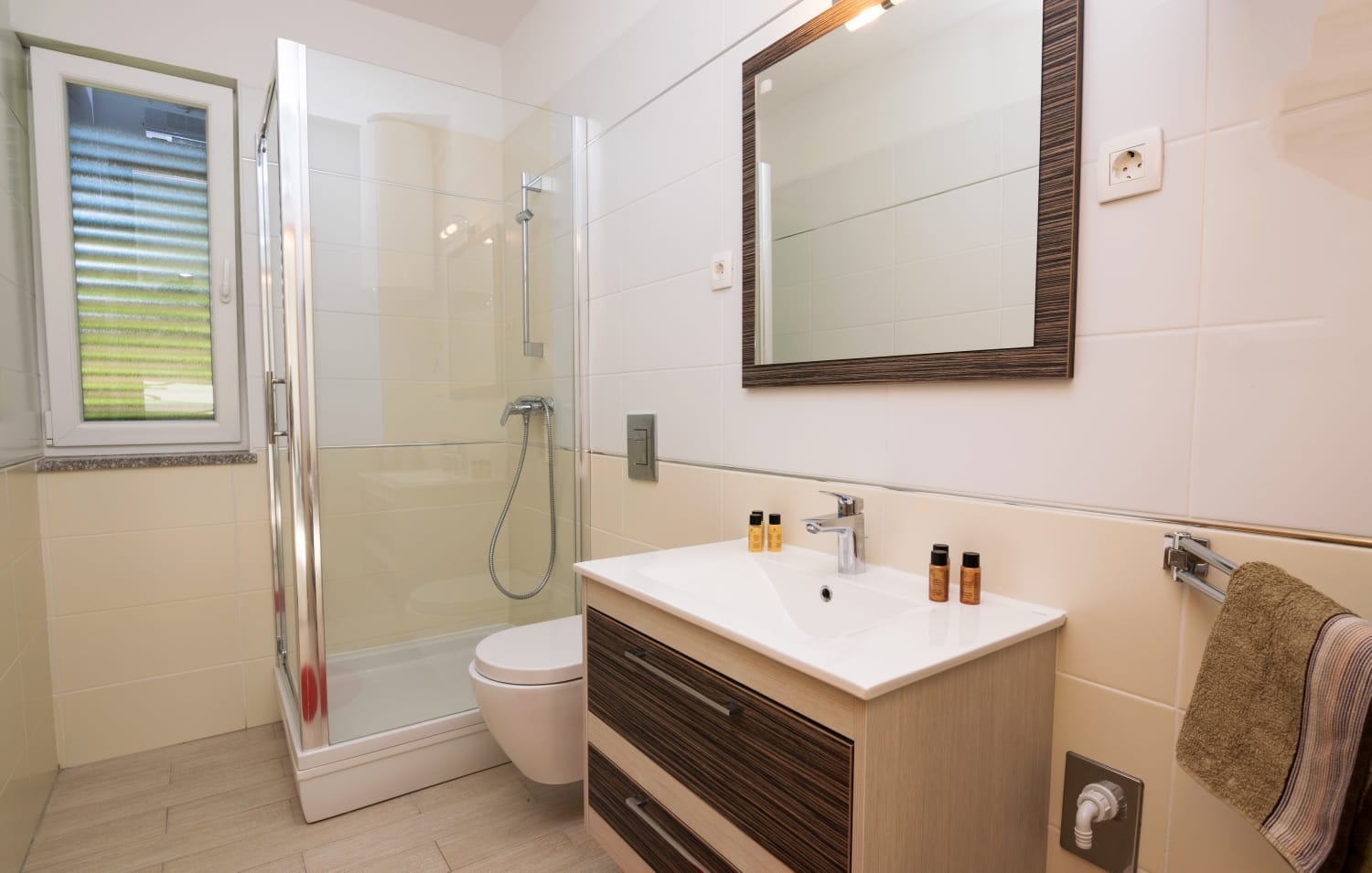Four bedroom house with terrace and sea view Novigrad  K