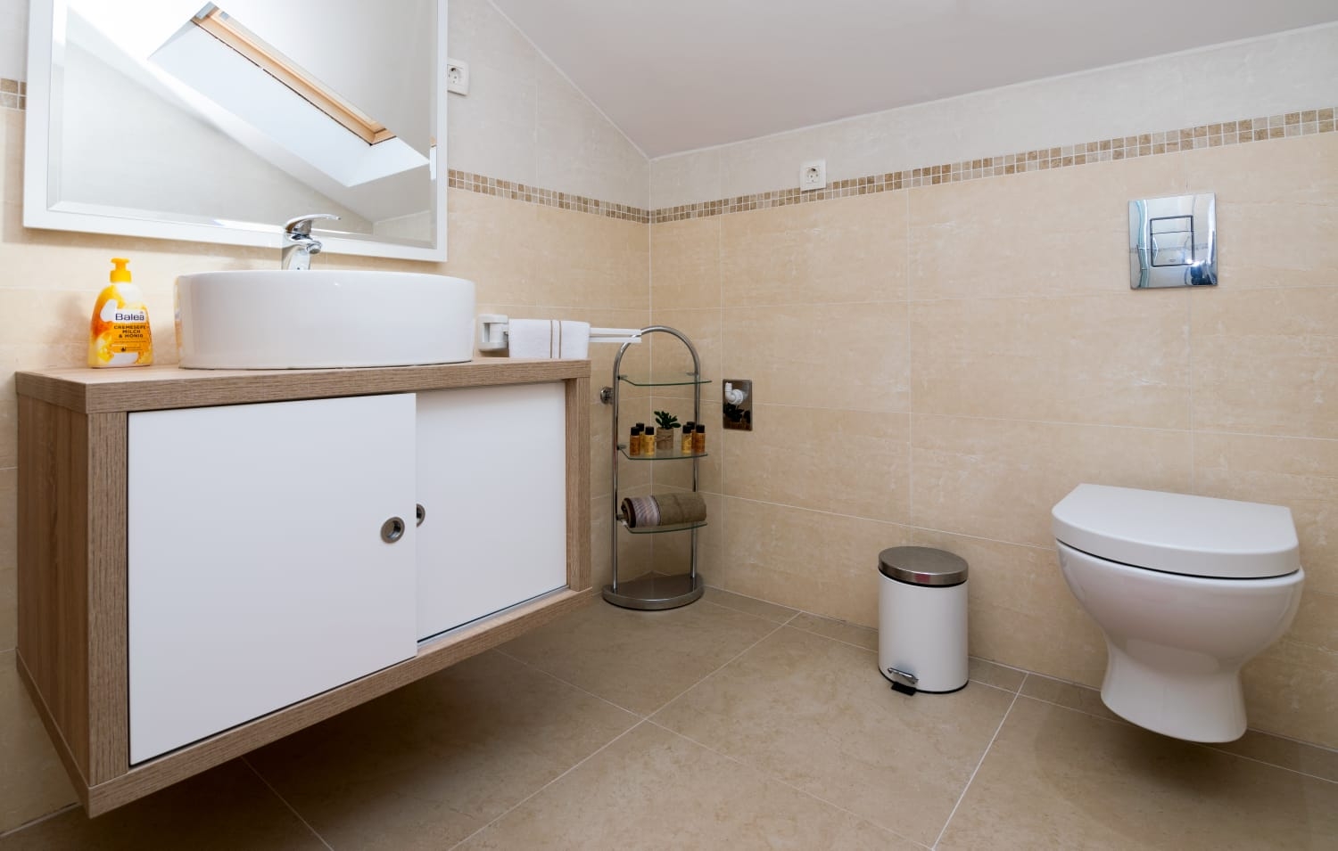 Four bedroom house with terrace and sea view Novigrad  K