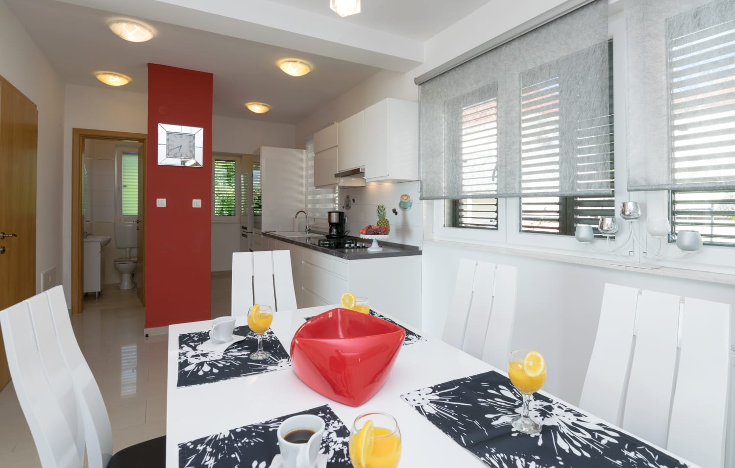 Four bedroom house with terrace and sea view Novigrad  K