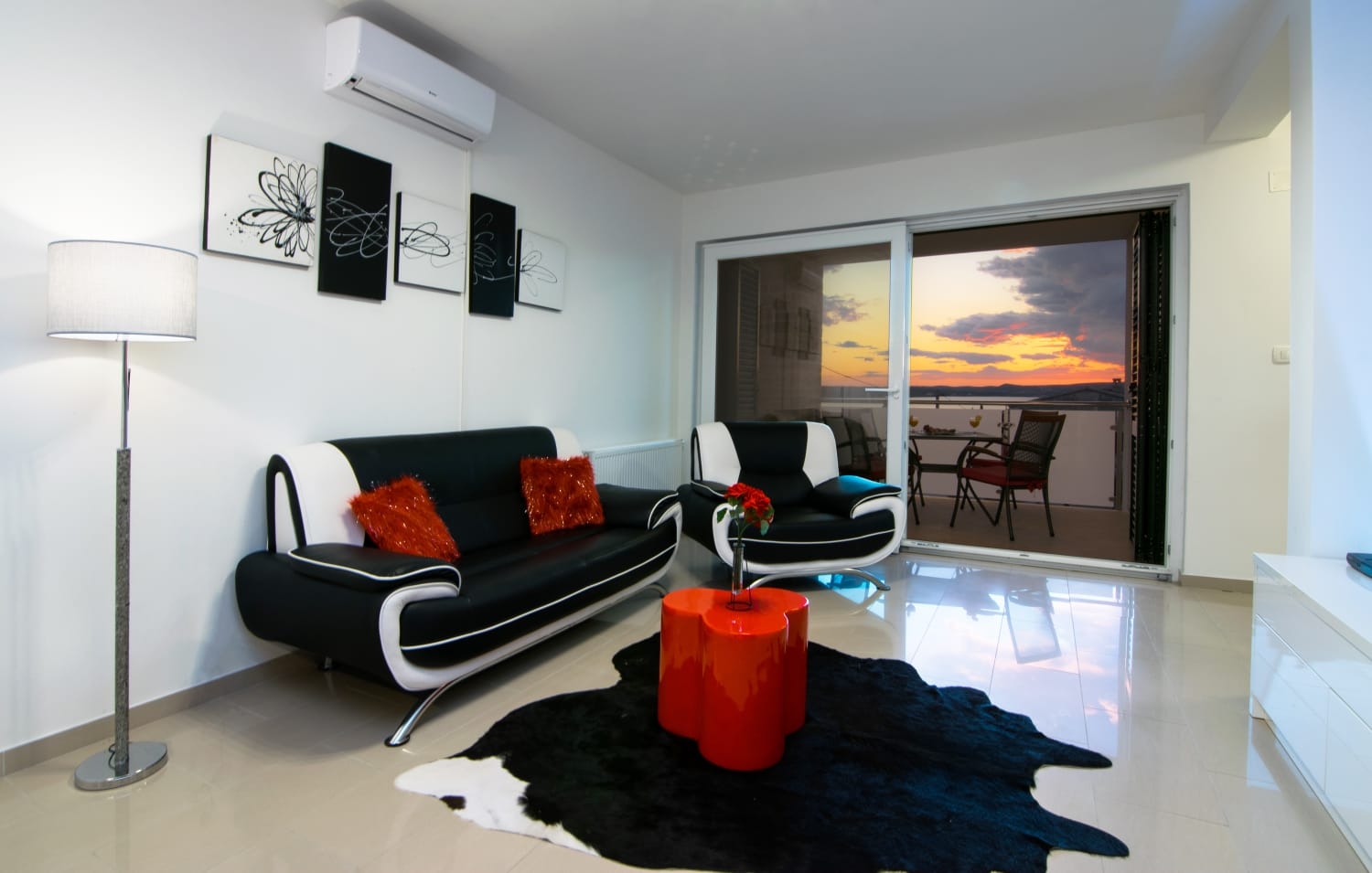 Four bedroom house with terrace and sea view Novigrad  K