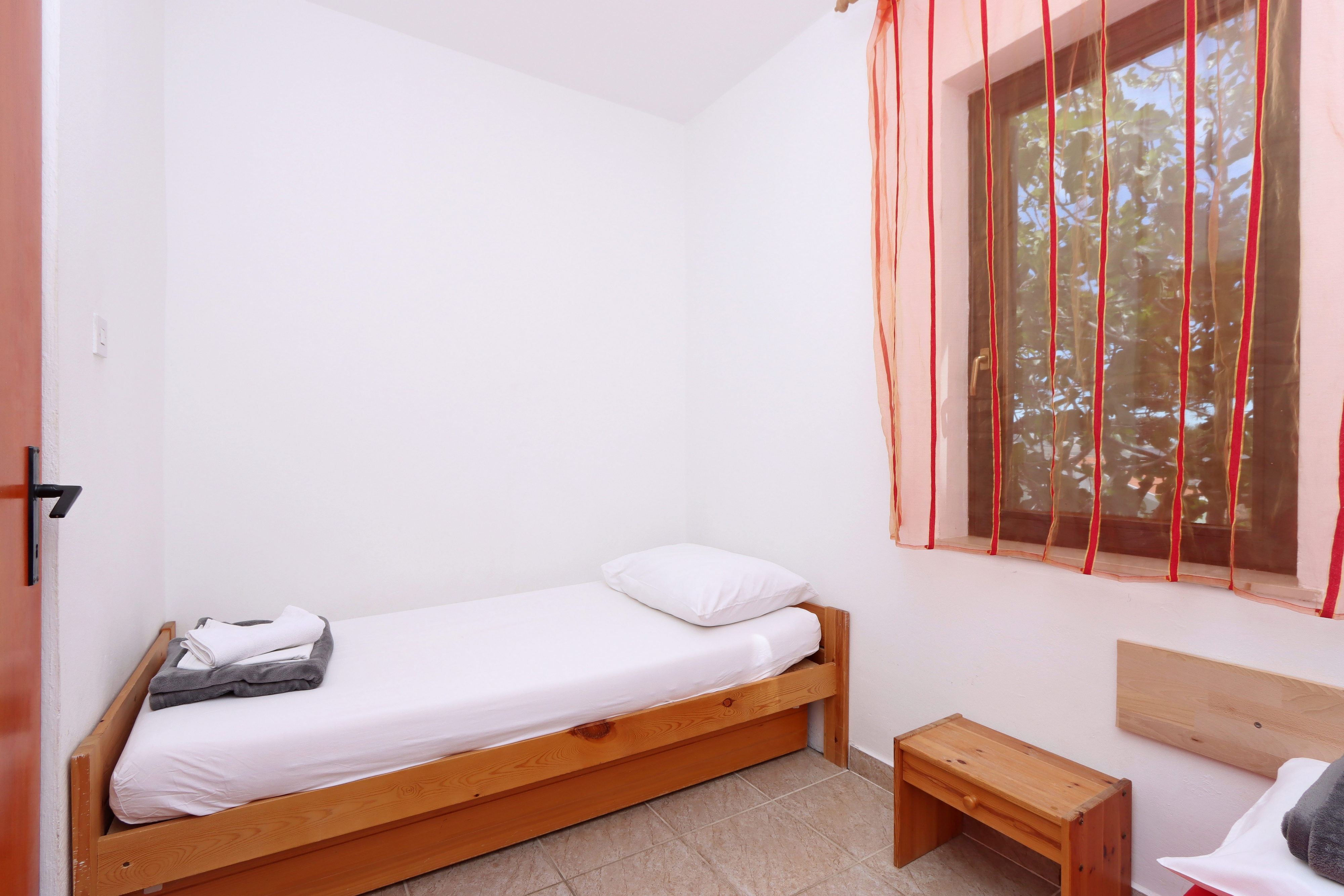 Two bedroom apartment with terrace and sea view Pag  A-a