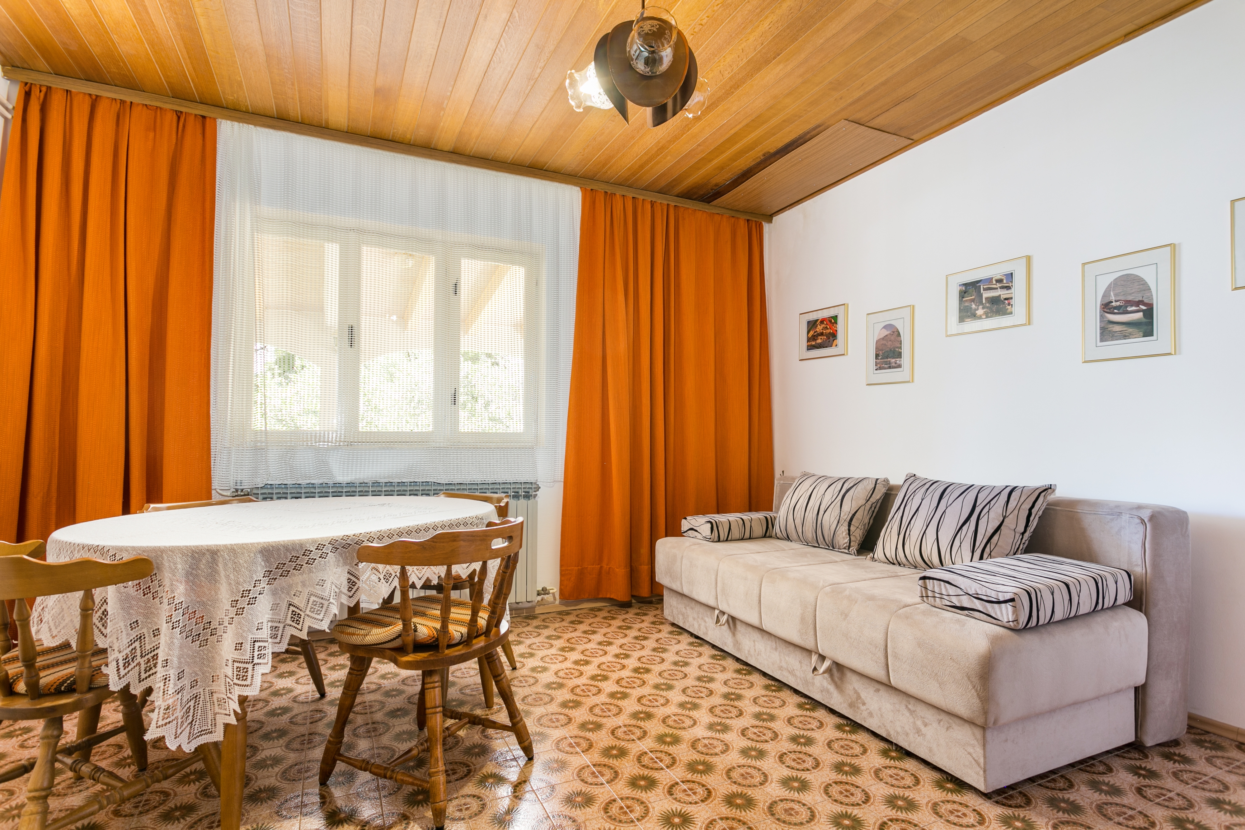 One bedroom apartment with balcony and sea view Brela (Makarska) (A-18356-a)