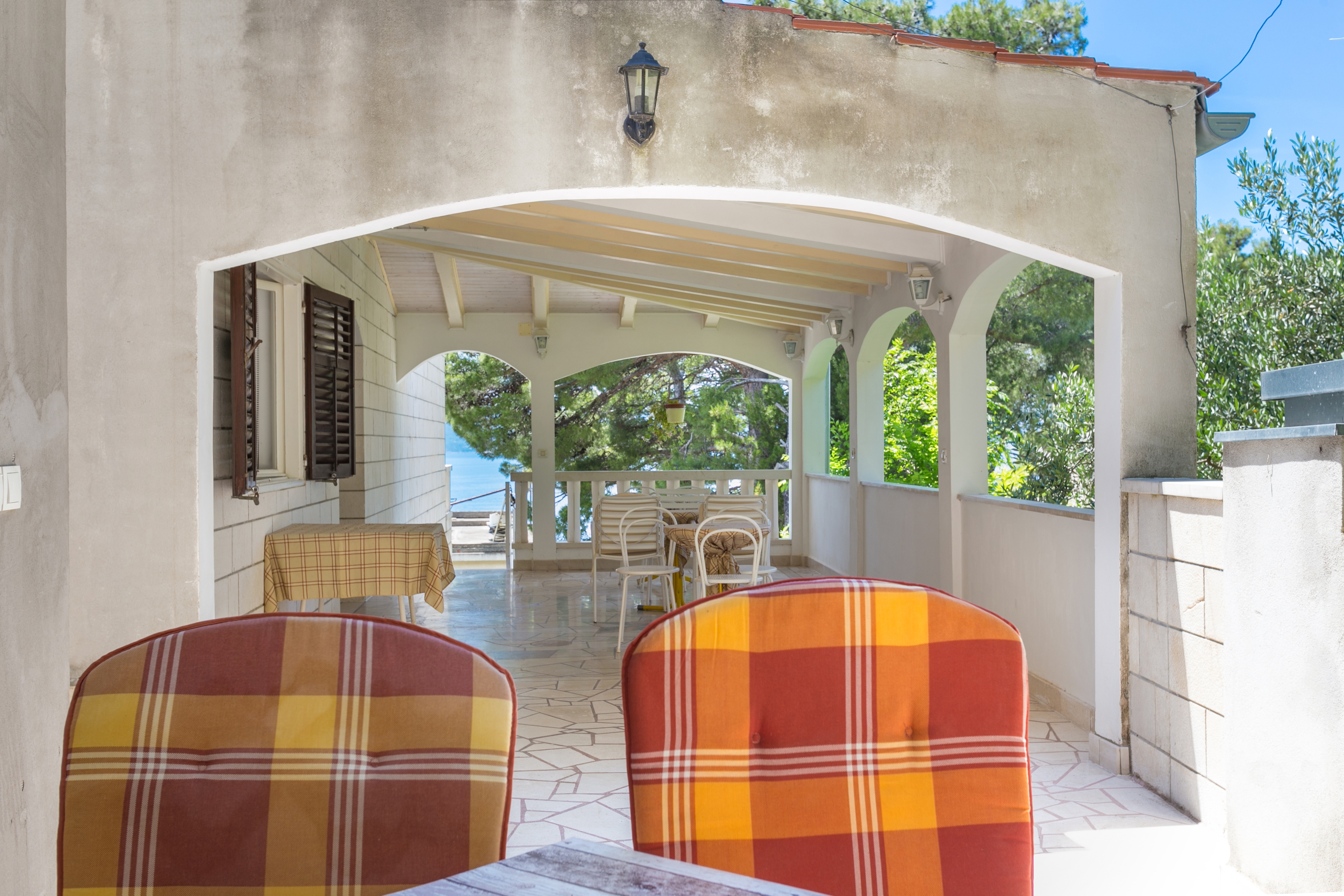 Two bedroom apartment with terrace Brela, Makarska  A-b