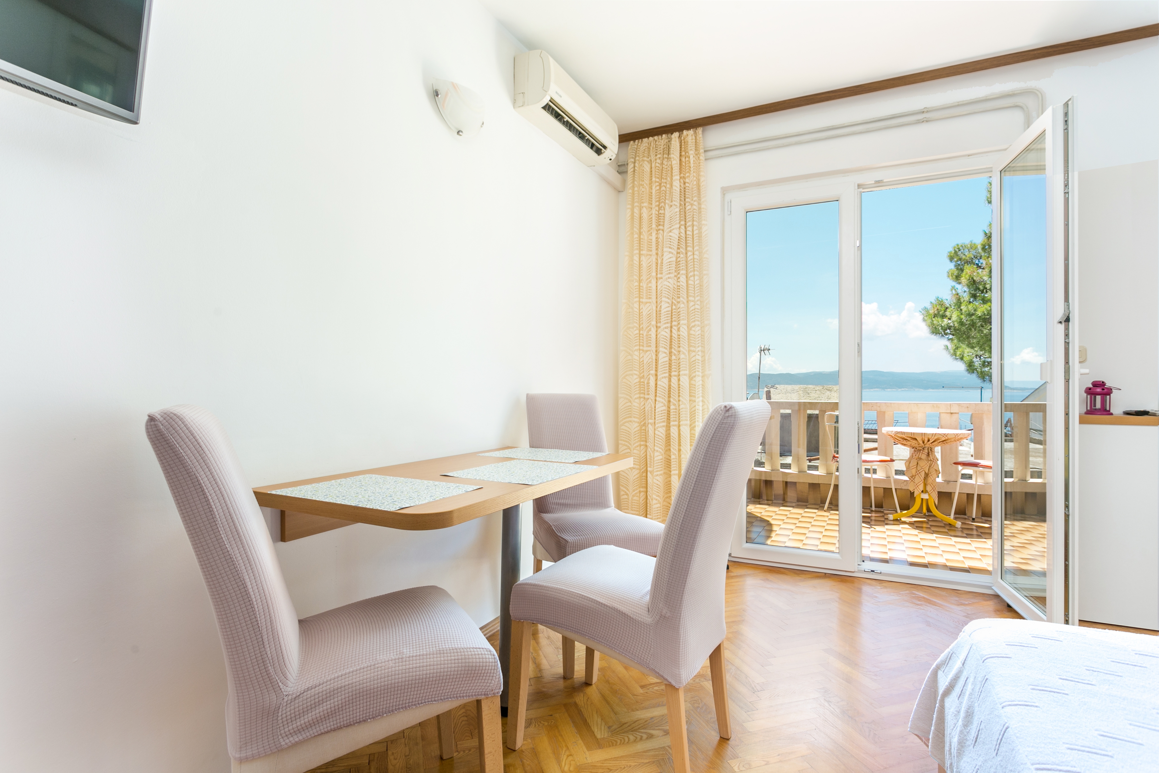 Studio flat with terrace and sea view Brela (Makarska) (AS-18356-a) Studio flat with terrace and sea view Brela (Makarska) (AS-18356-a)