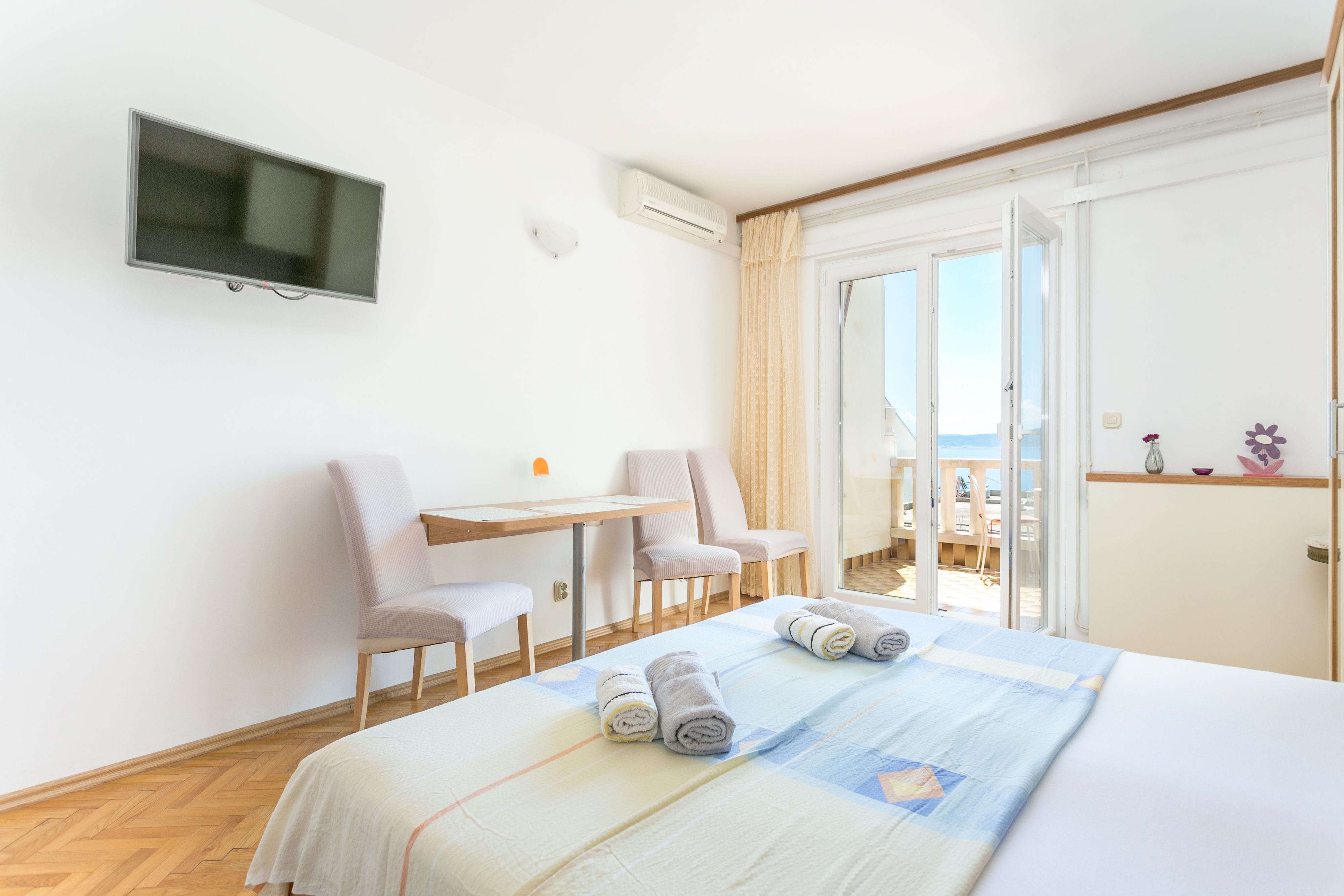 Studio flat with terrace and sea view Brela (Makarska) (AS-18356-b)