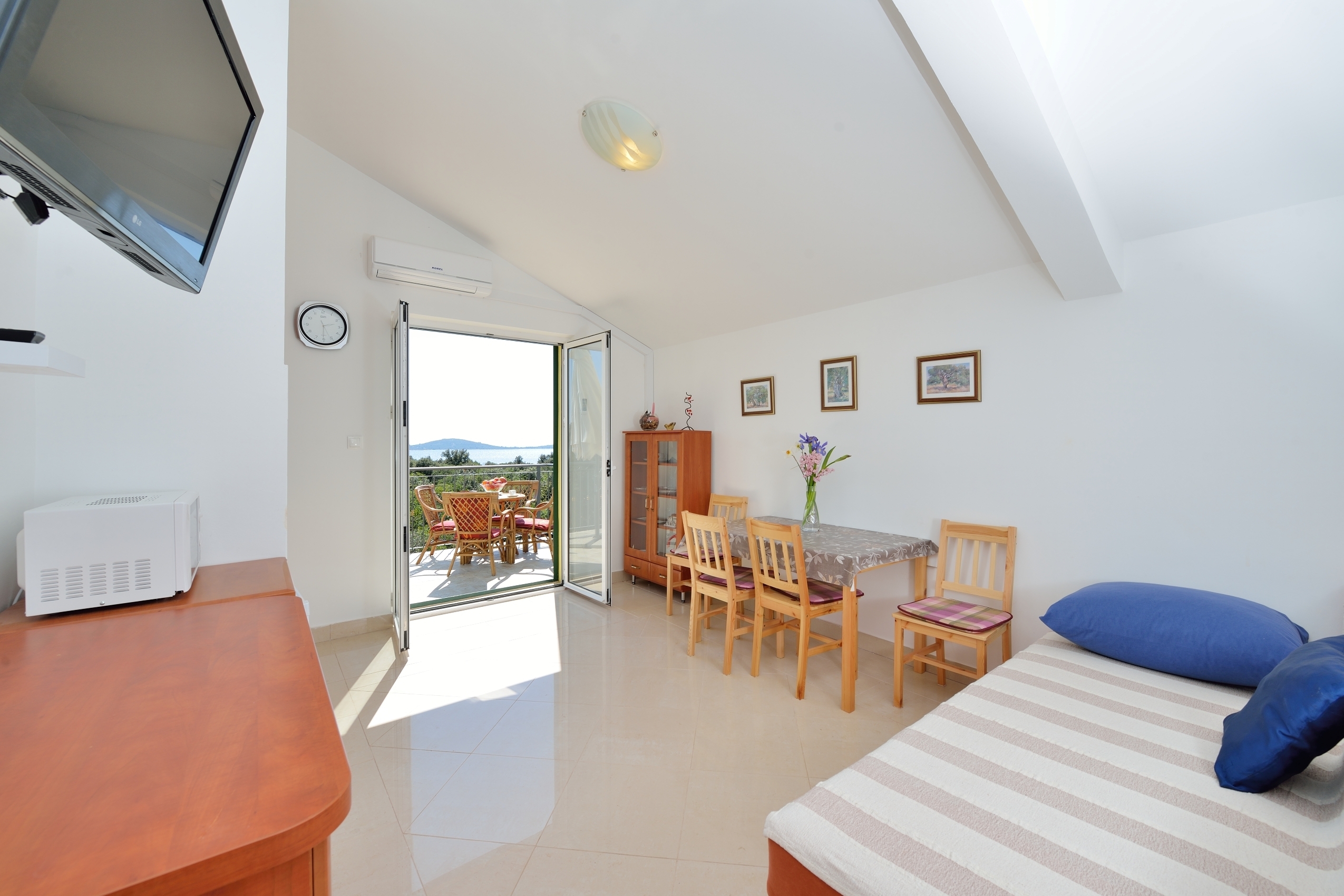 One bedroom apartment with terrace and sea view Cove Ljubljeva, Trogir  A-a