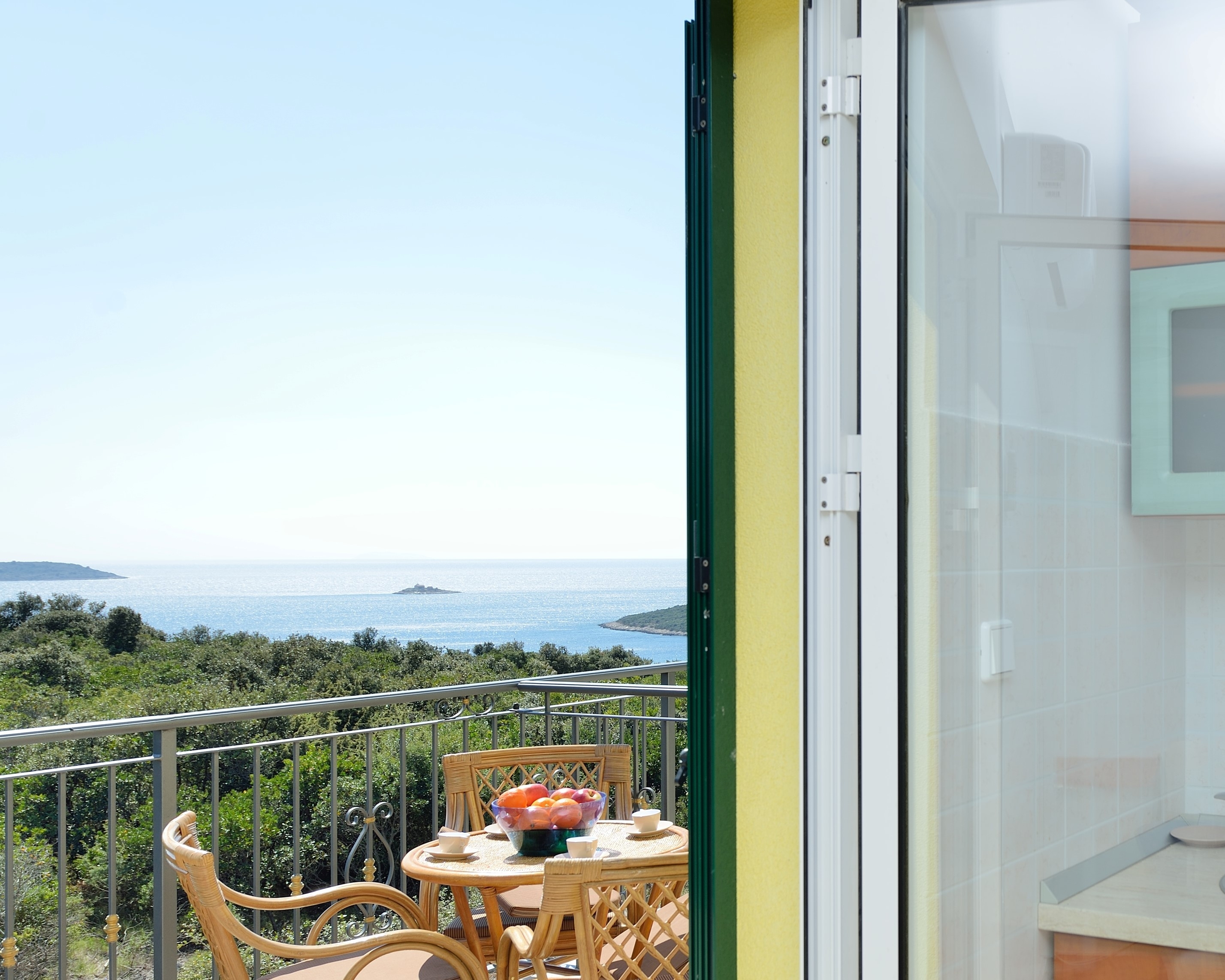 One bedroom apartment with terrace and sea view Cove Ljubljeva, Trogir  A-b