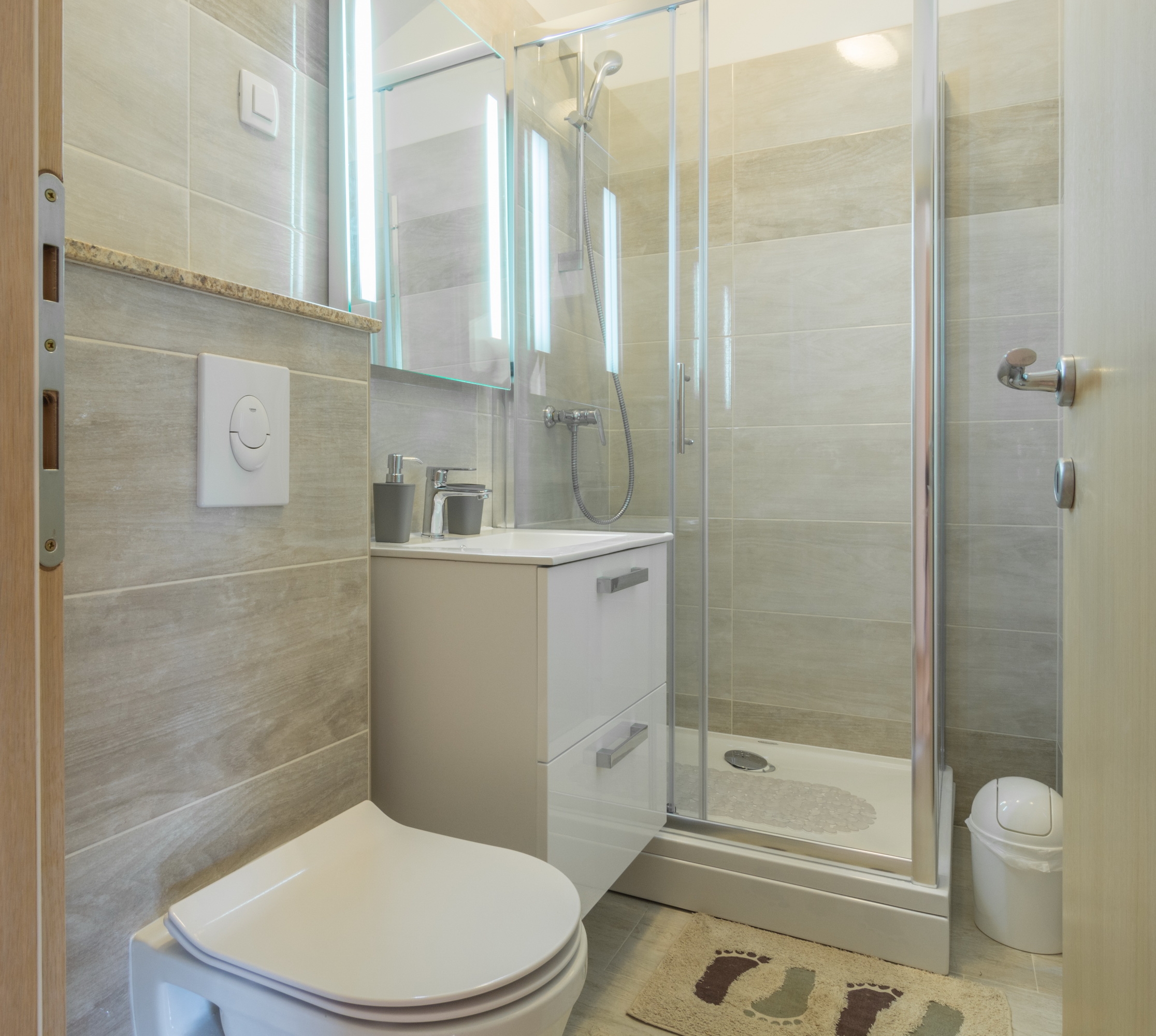 Comfortable and spacious apartment with terrace and sea view Šimuni, Pag  A-c