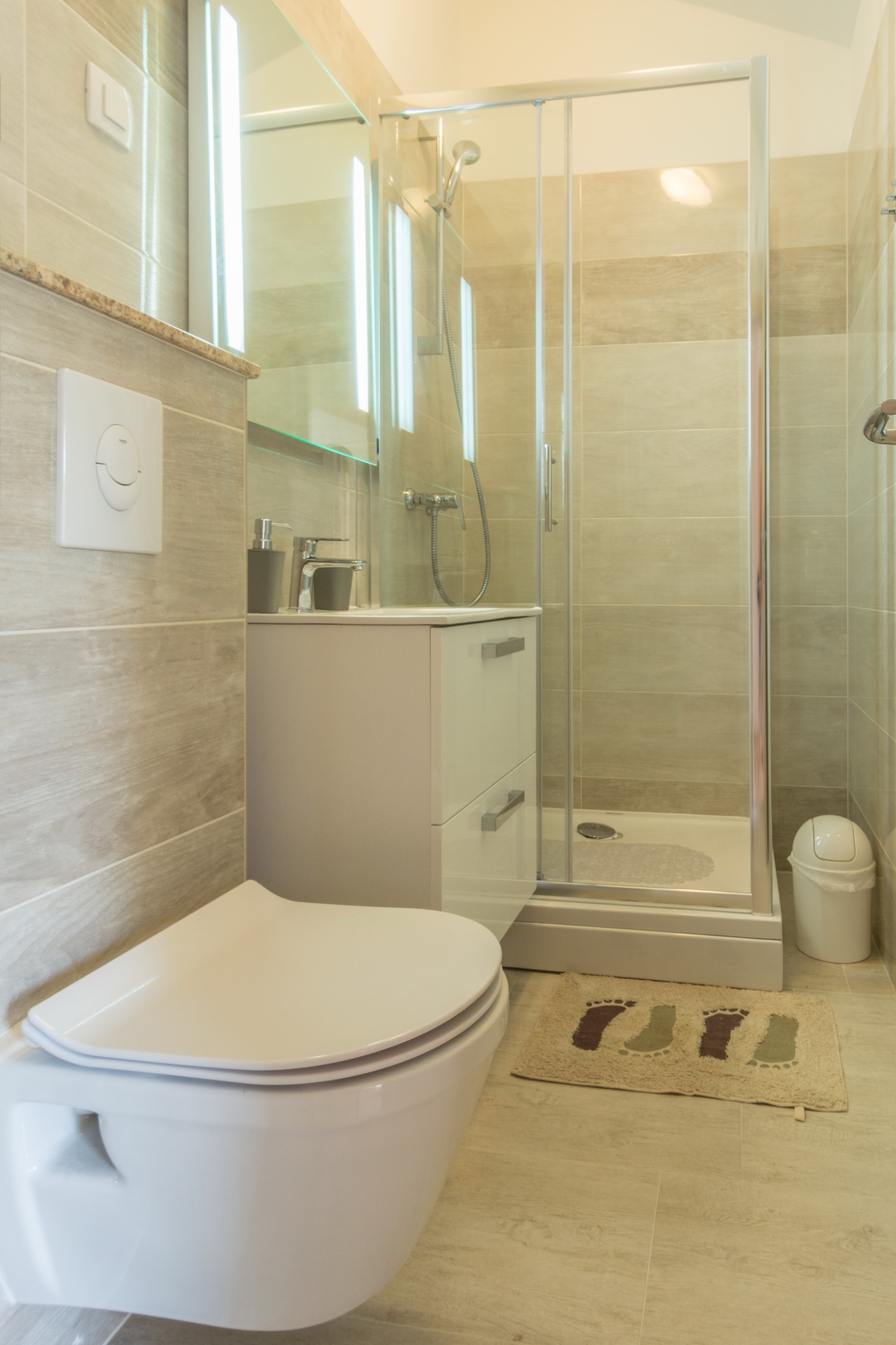 Comfortable and spacious apartment with terrace and sea view Šimuni, Pag  A-c